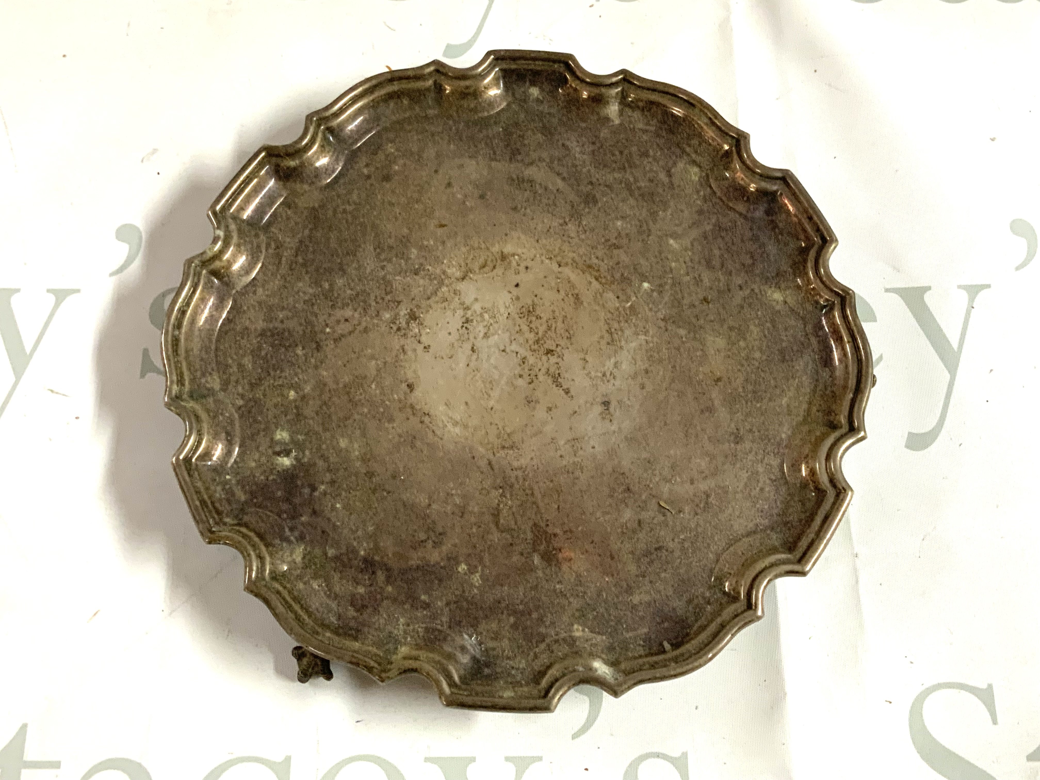 WITHDRAWN - A hallmarked silver 3 footed tray. 590g (A)