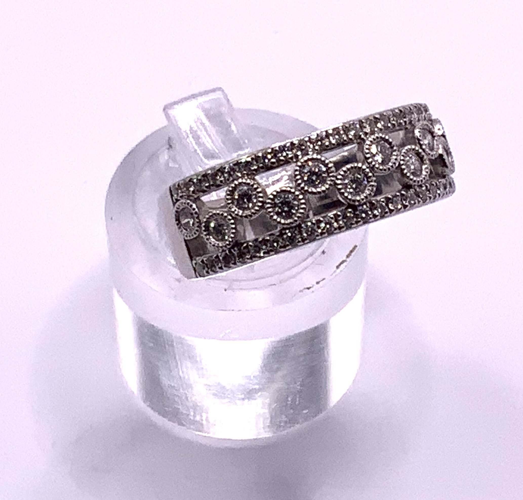 18ct white gold illusion set diamond ring, K.5 (A)