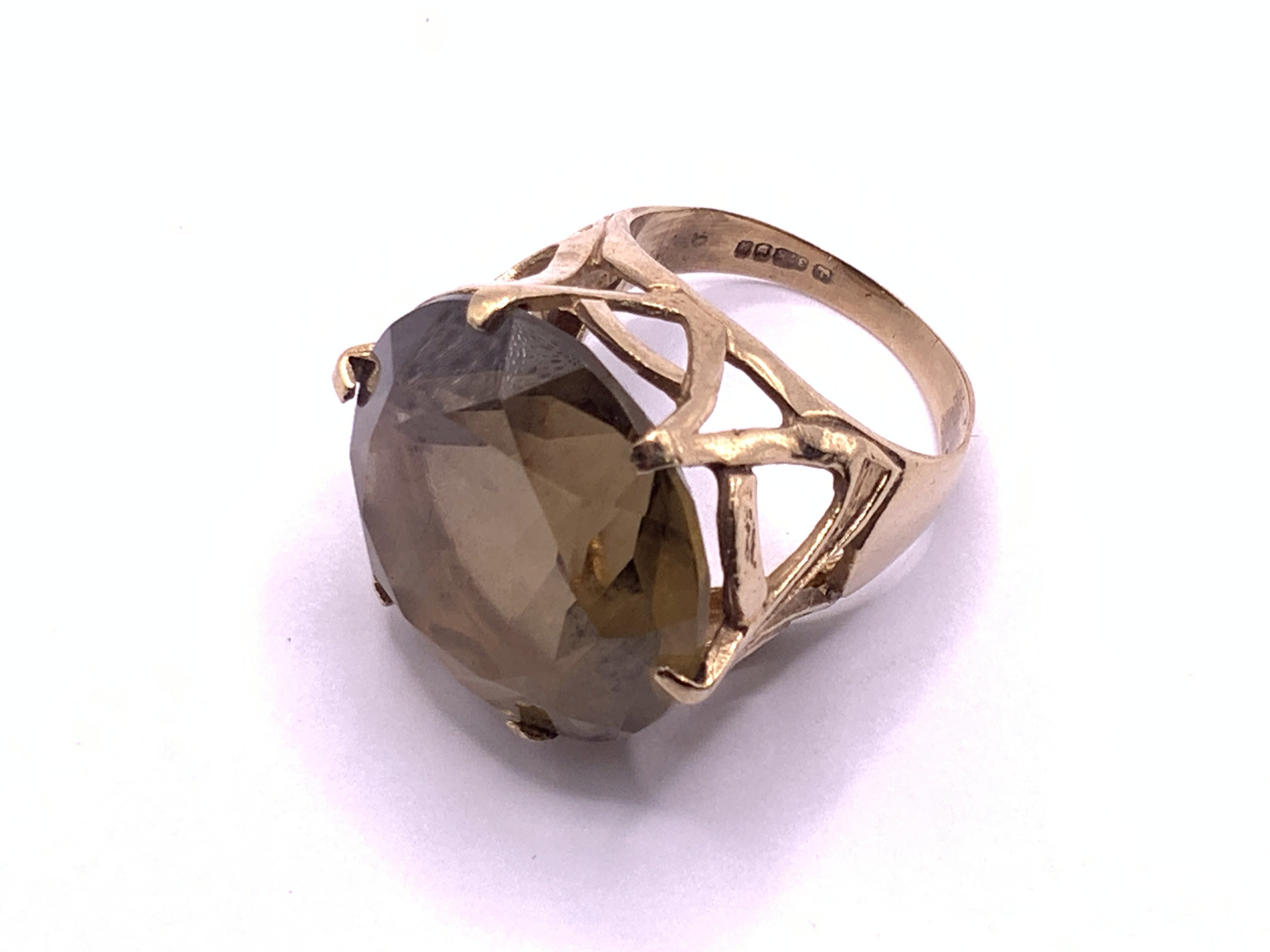 A 9ct gold Smokey Quartz dress ring, Size M (A)