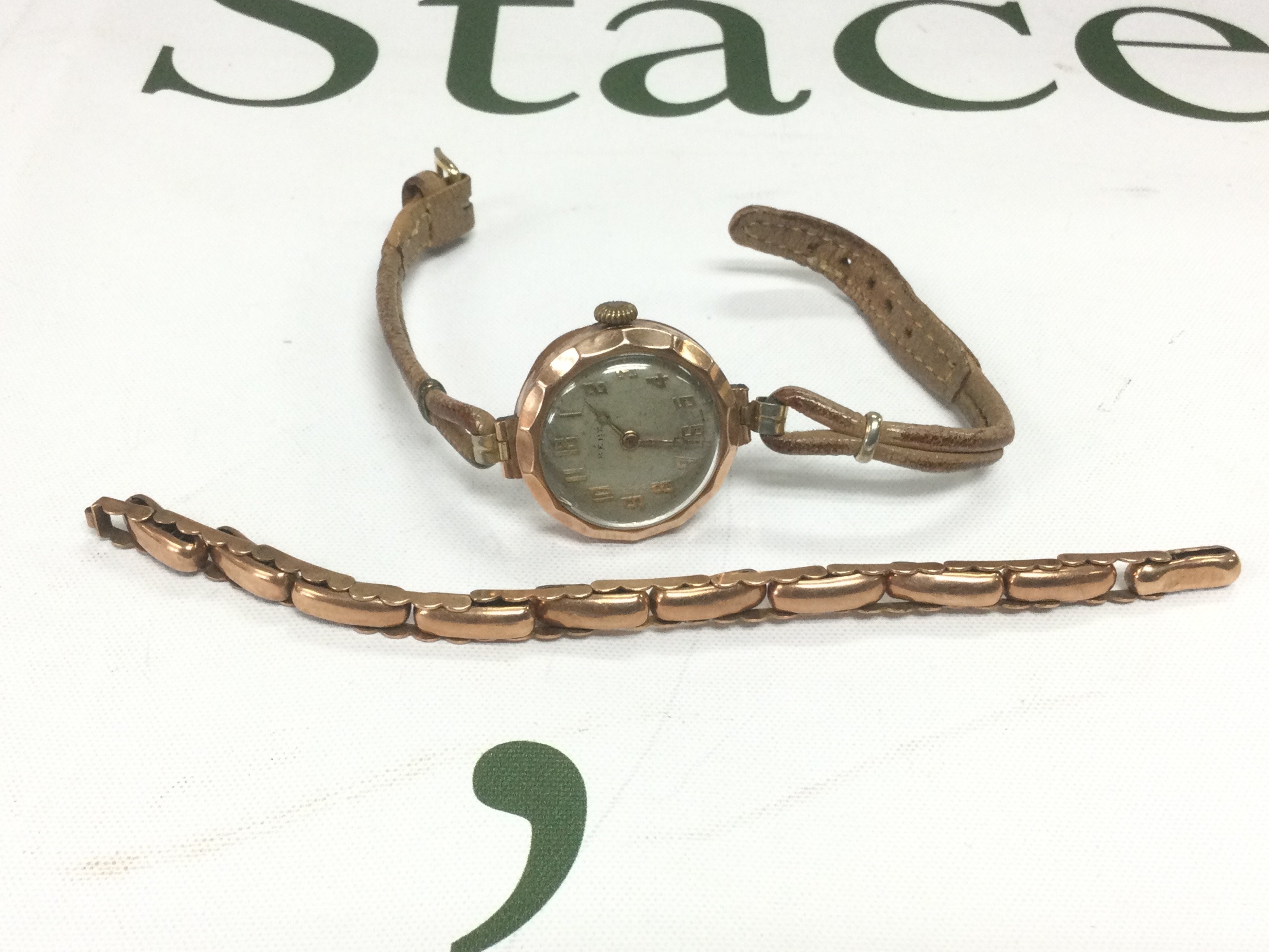 A 9ct gold cased ladies watch. Shipping category A.