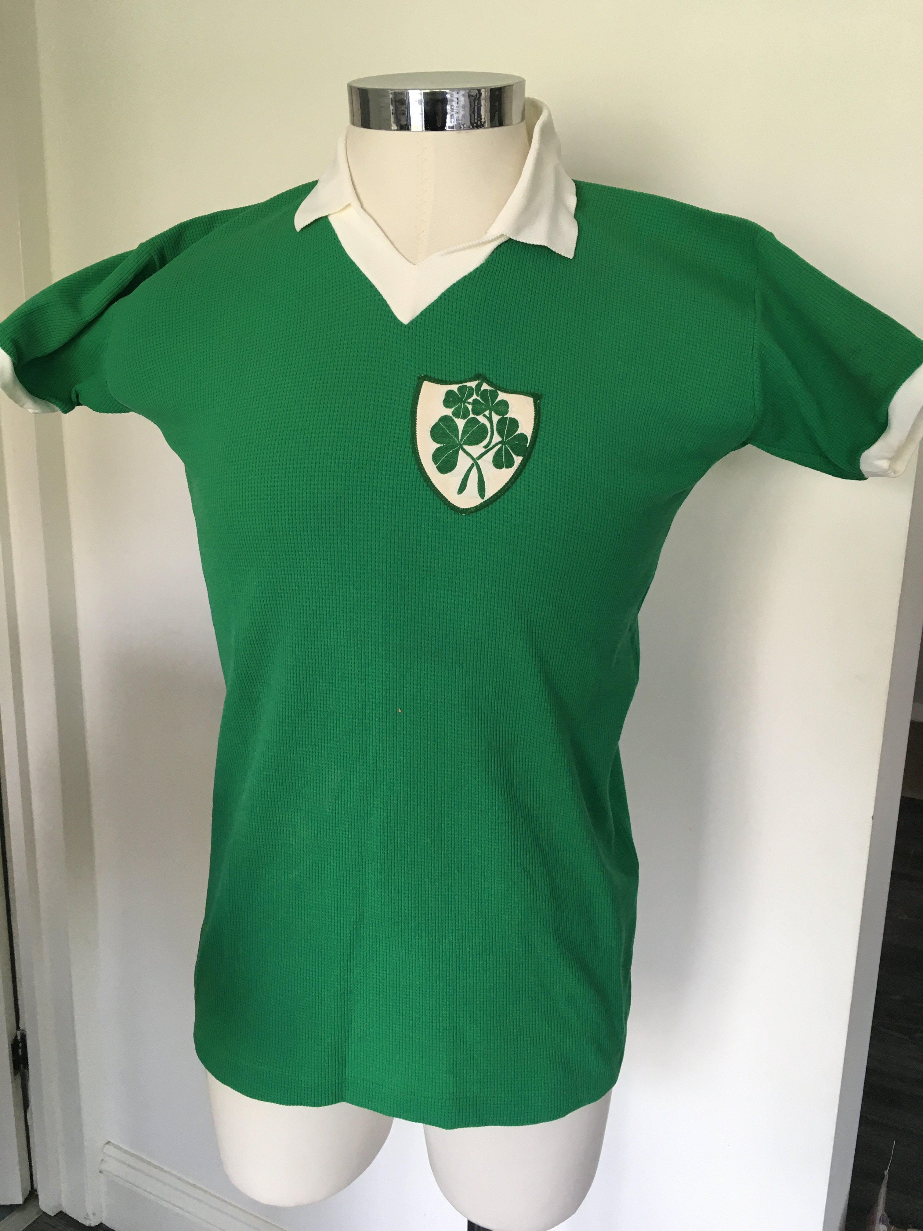 1970s Republic Of Ireland Match Worn Football Shirt: Green short sleeve made by ONeills. Good condition with white trim and number 7 to rear. Worn by Mick Martin in the earlier part of the 70s. Mick is prepared to offer a COA.