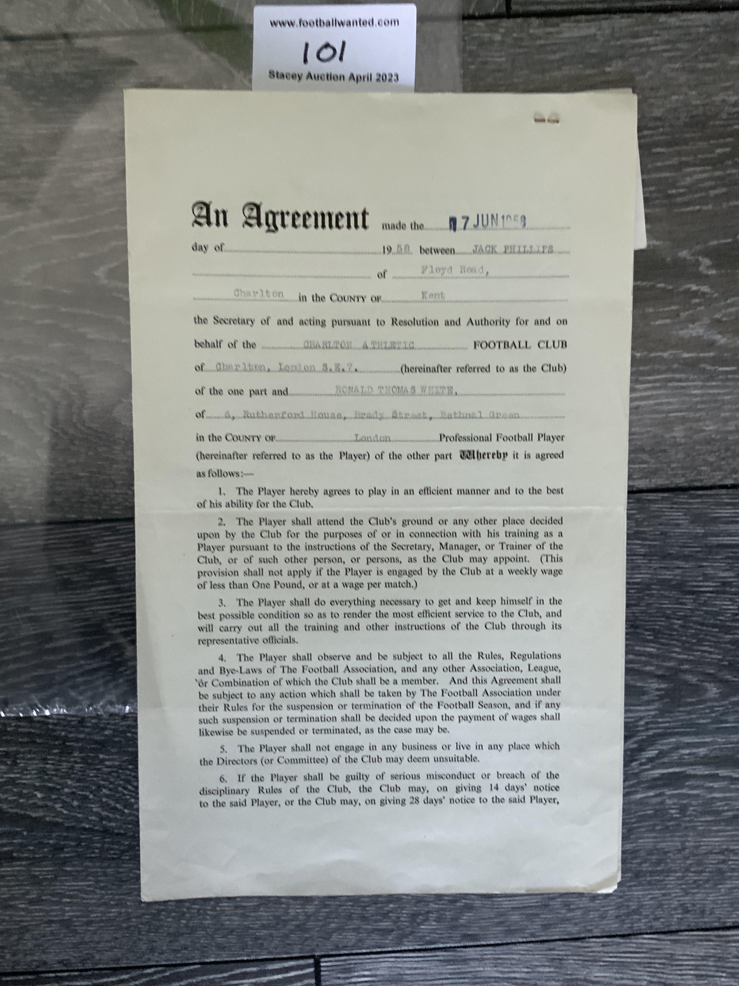 Charlton Athletic 1958/59 Football Contract: Issued and signed by Ronnie White. Excellent.
