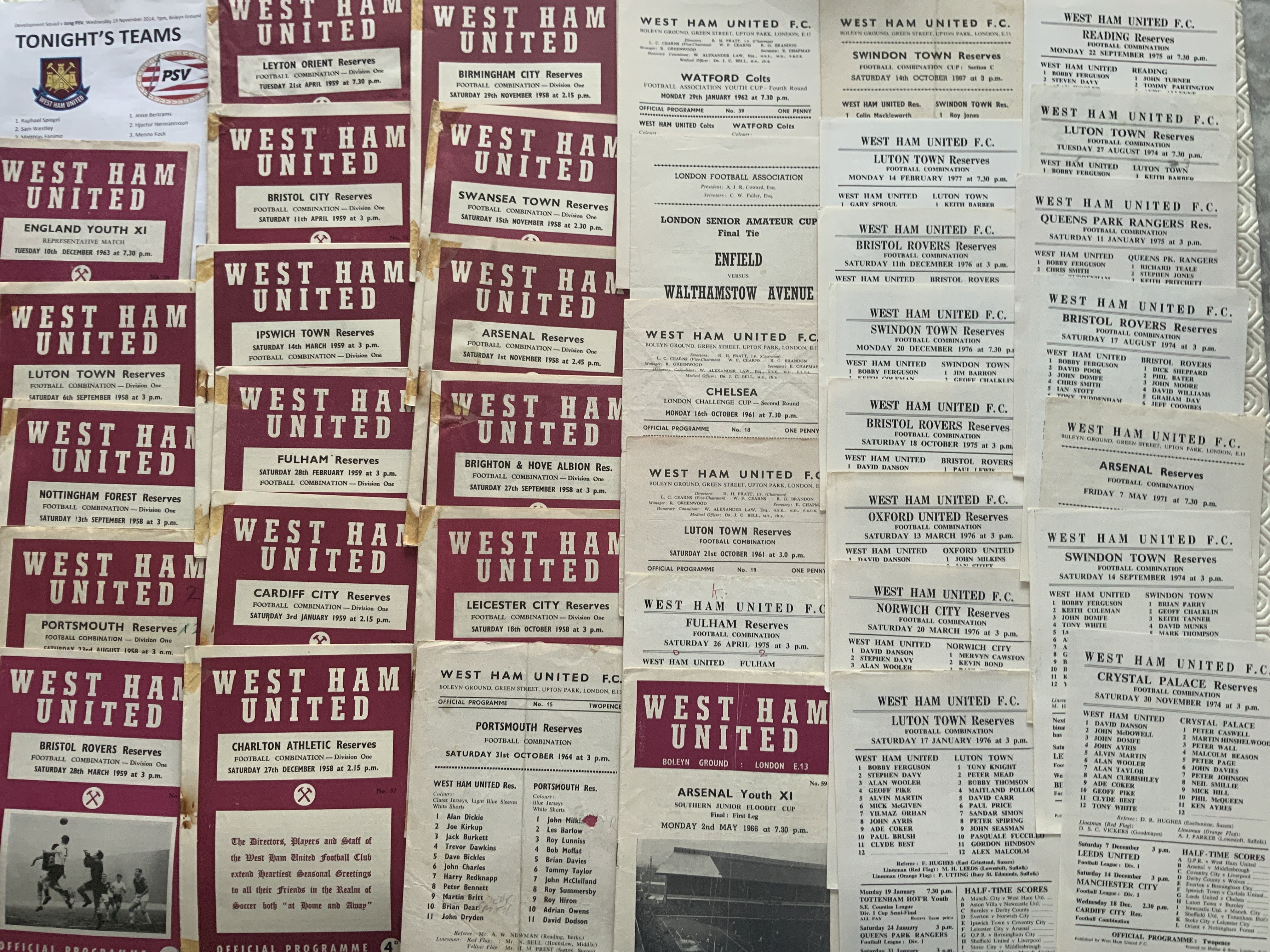 West Ham Youth + Reserve Football Programmes: Mainly late 50s to 70s with earlier ones having tape marks. Plenty of good condition ones to include 61/62 Watford Colts, Chelsea LCC. (est 50)