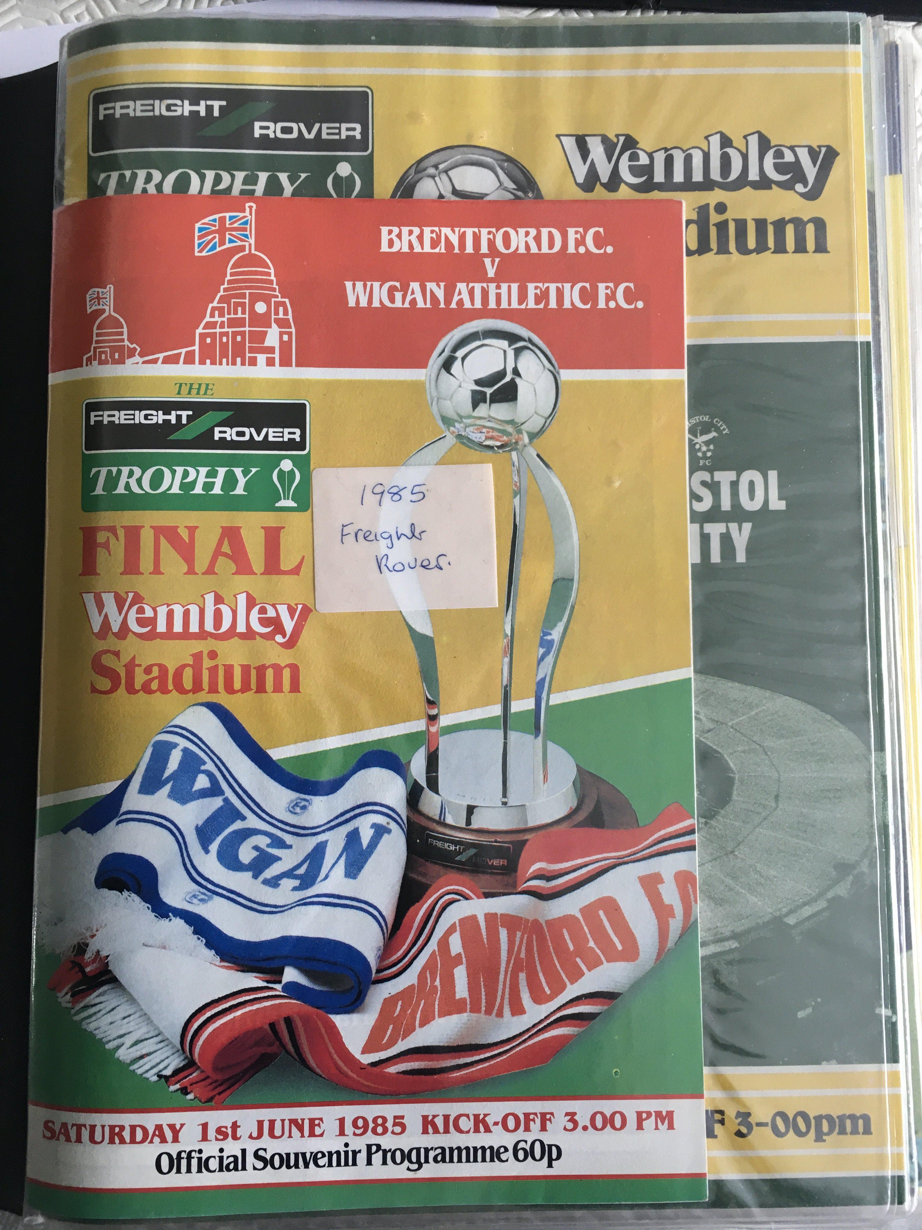 Freight Rover Leyland Daf Etc Final Football Programmes: Complete run in all its names from 1985 to 1999 then a further two since. Along the way it has been called LDV Vans Auto Windscreen Autoglass etc. Good in collectors folder. (17)