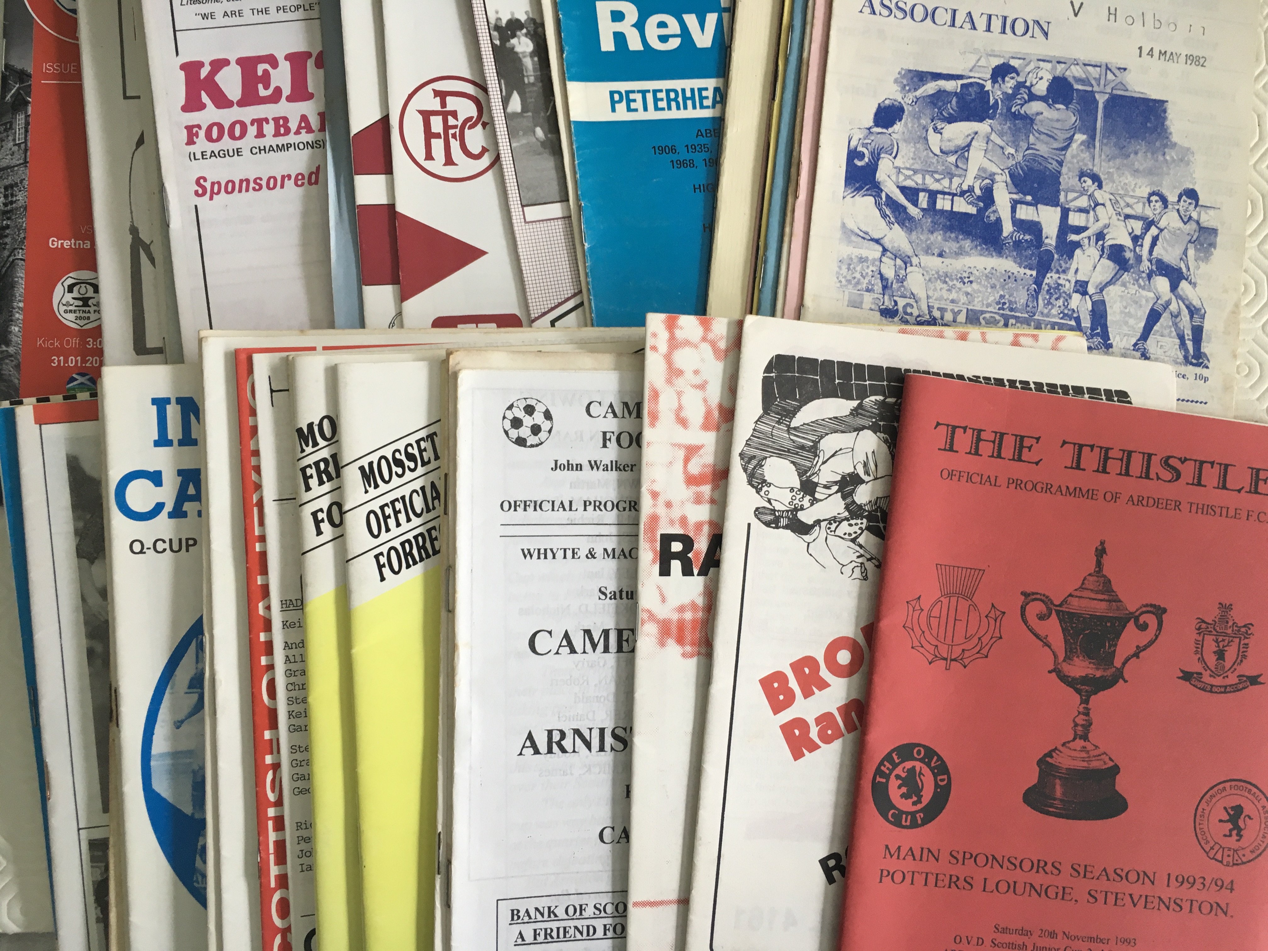 Football Programme Selection: Wide variety to include Scottish non league, 6 FA Cup Finals, 34/35 Sheffield Wednesday souvenir programme with back cover missing, early 70s Wolves homes, 8 West Ham handbooks, 8 Shrewsbury 71/72 Northern Floodlit League and more. (Box)