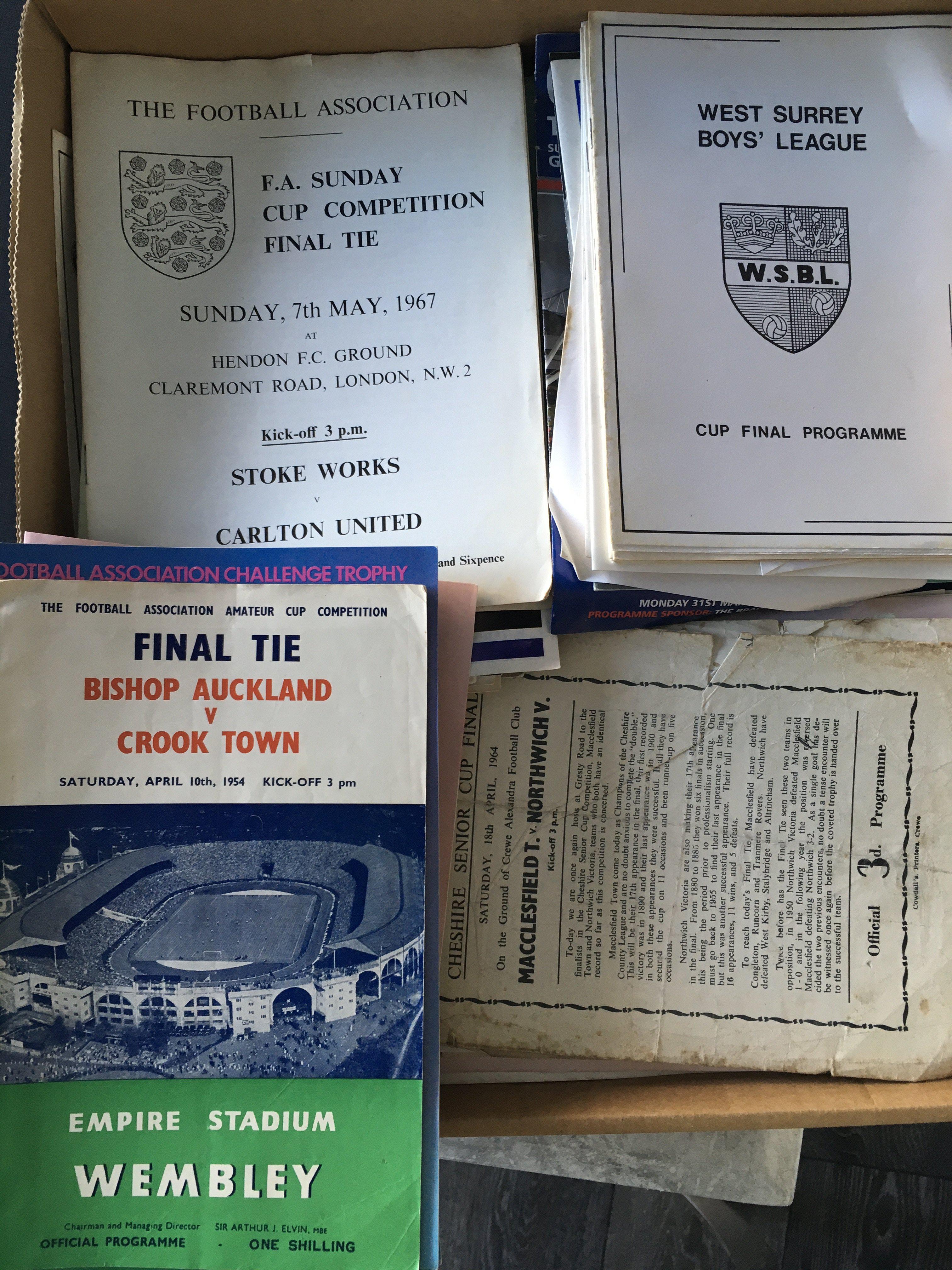Non League Final Football Programmes: Wide variety of competitions in this interesting collection with some played at Football League grounds. High content of Northern based competitions. (Est 150)