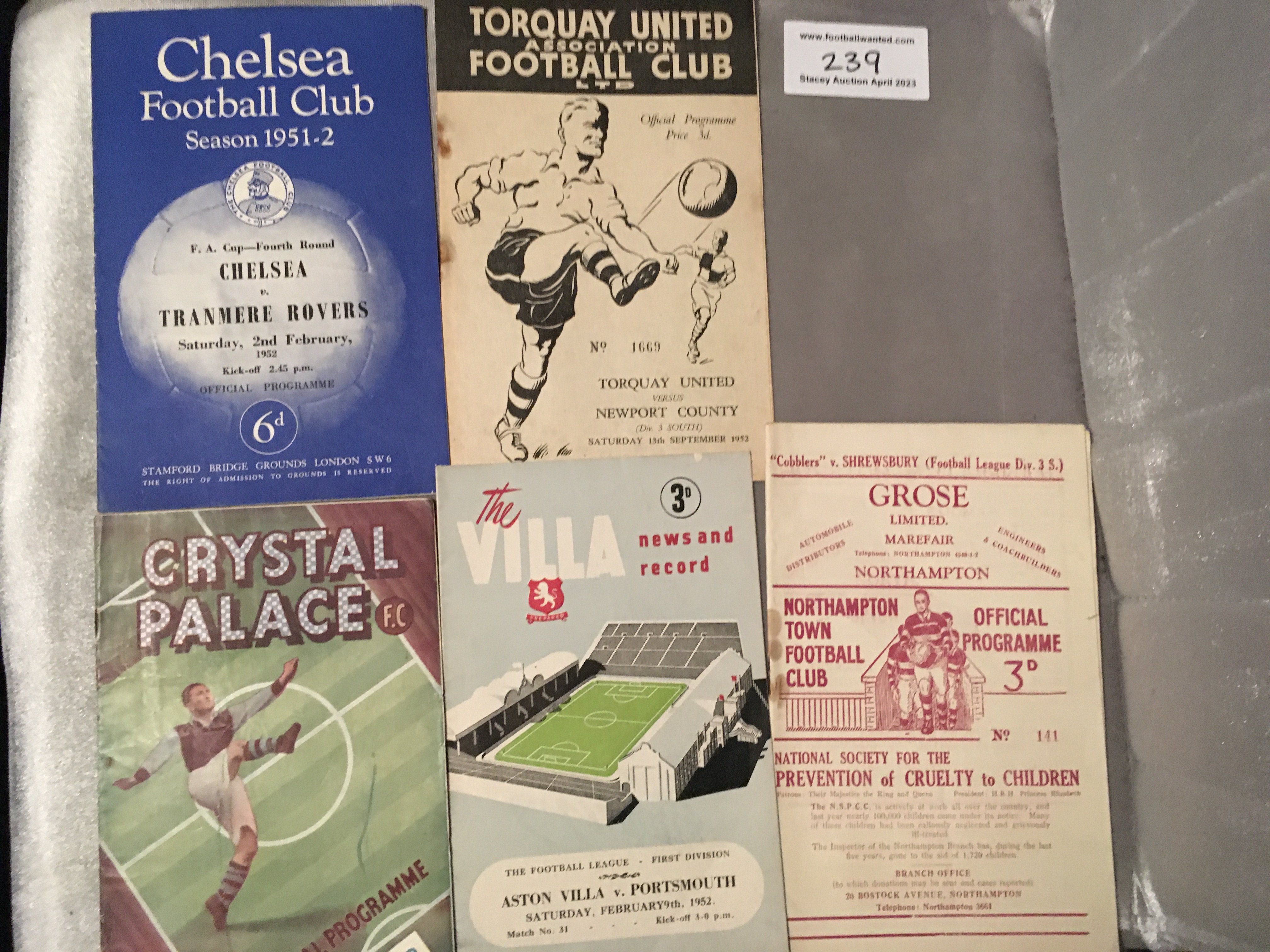 Early 1950s Football Programmes: 50/51 Crystal Palace v Bournemouth, 51/52 Northampton v Shrewsbury, Aston Villa v Portsmouth, Chelsea v Tranmere FA Cup + 52/53 Torquay v Newport. Overall good. (5)