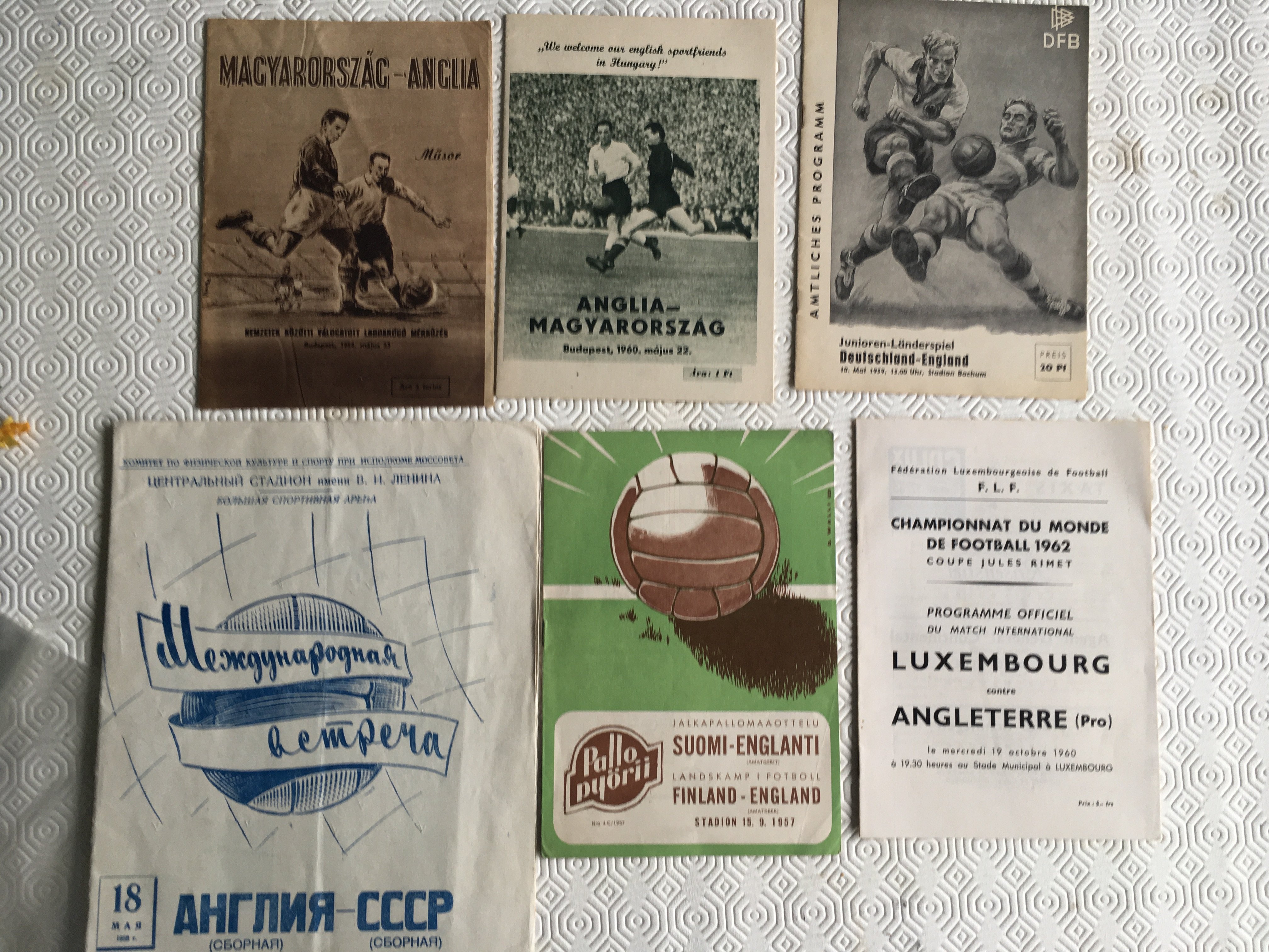 1956 Sweden v England Football Programme: Excellent condition programme with no team changes, staples removed not rotted away.