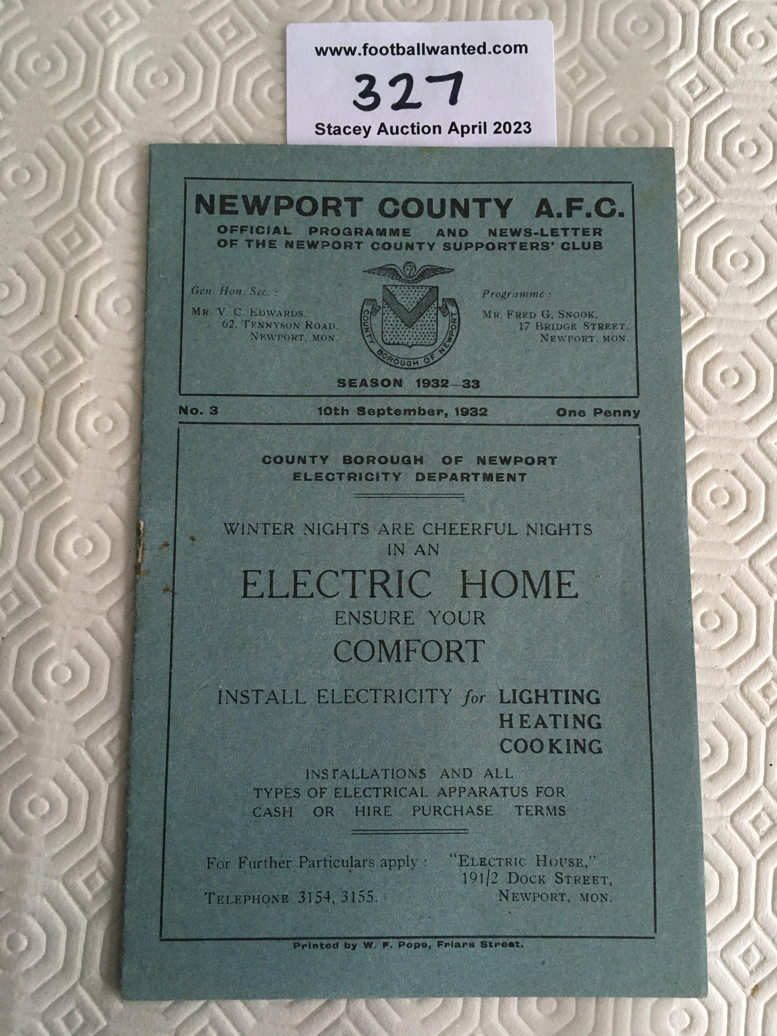 32/33 Newport County v Bristol City Football Programme: Excellent condition league programme with no team changes.