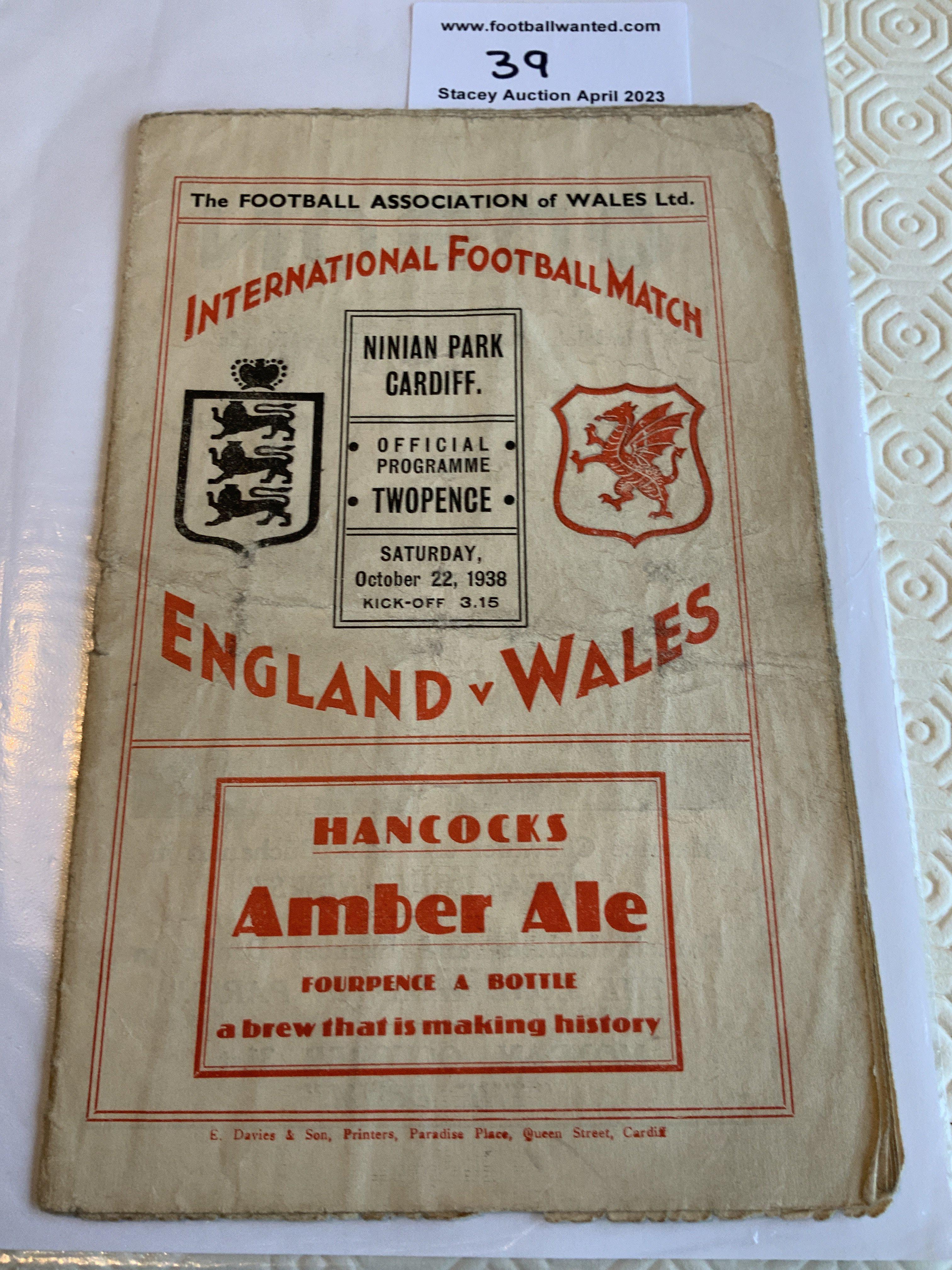1938 Wales v England Football Programme: Fair condition with creasing. Pencilled team changes. Played at Cardiff on 22 10 1938.