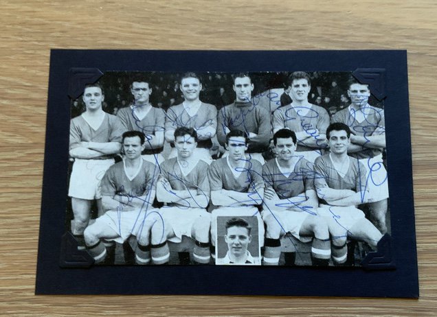 1957 Manchester United Fully Signed Busby Babes Football Picture: Magazine picture signed by 11 players of which 7 sadly died in the Munich air disaster.