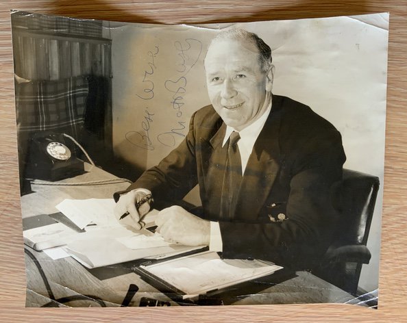 Matt Busby Manchester United Signed Football Press Photo: Date stamped 6 2 1958 the same day as the Munich air crash. Report to rear informs of todays plane crash, although the photo was originally taken in 1955 but was re used on this terrible day. Hand signed without dedication.