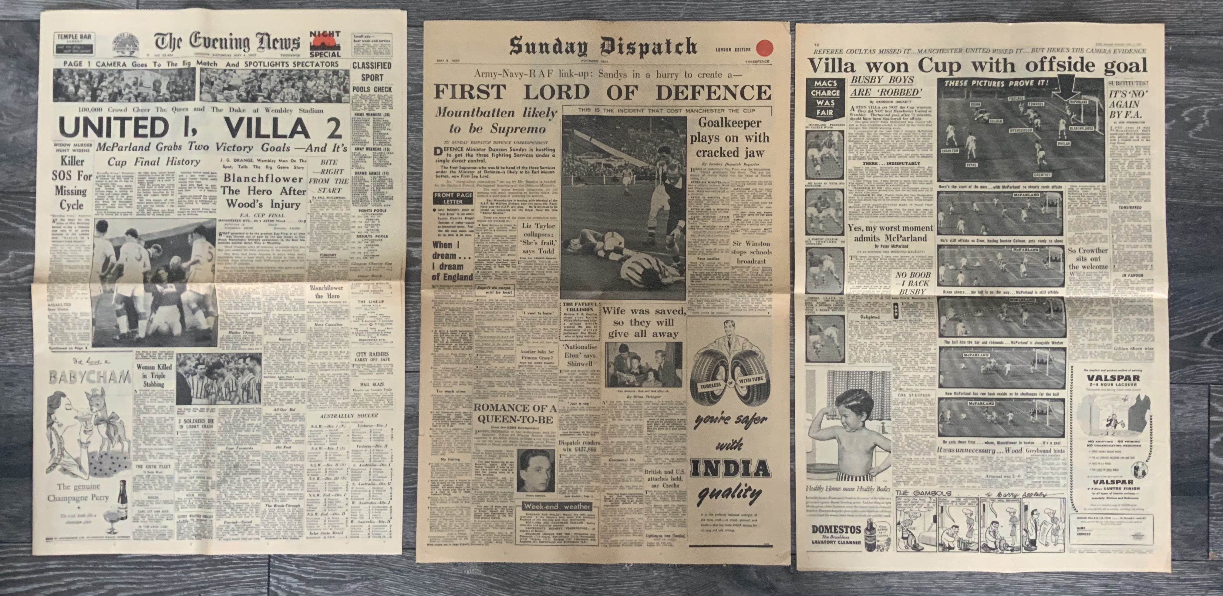 Manchester United v Aston Villa 1957 FA Cup Final Newspapers: Evening News with 8 pages and the Sunday Dispatch and Daily Express having 4 pages. Fair/good condition. (3)