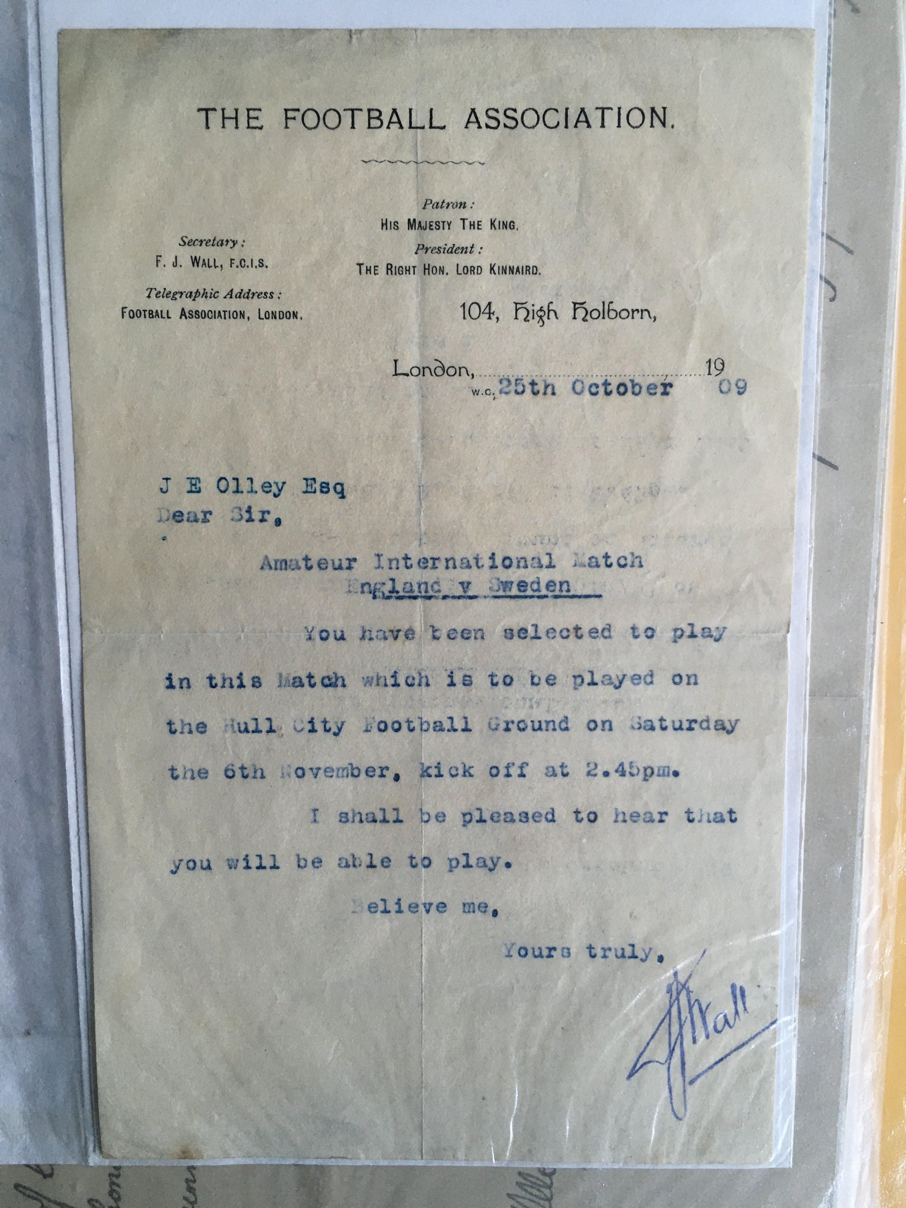 Ipswich Town Football Badges: 1970s badges which must have come from a badge seller around 50 years ago. Lots of duplication as only 4 styles. Excellent. (71)