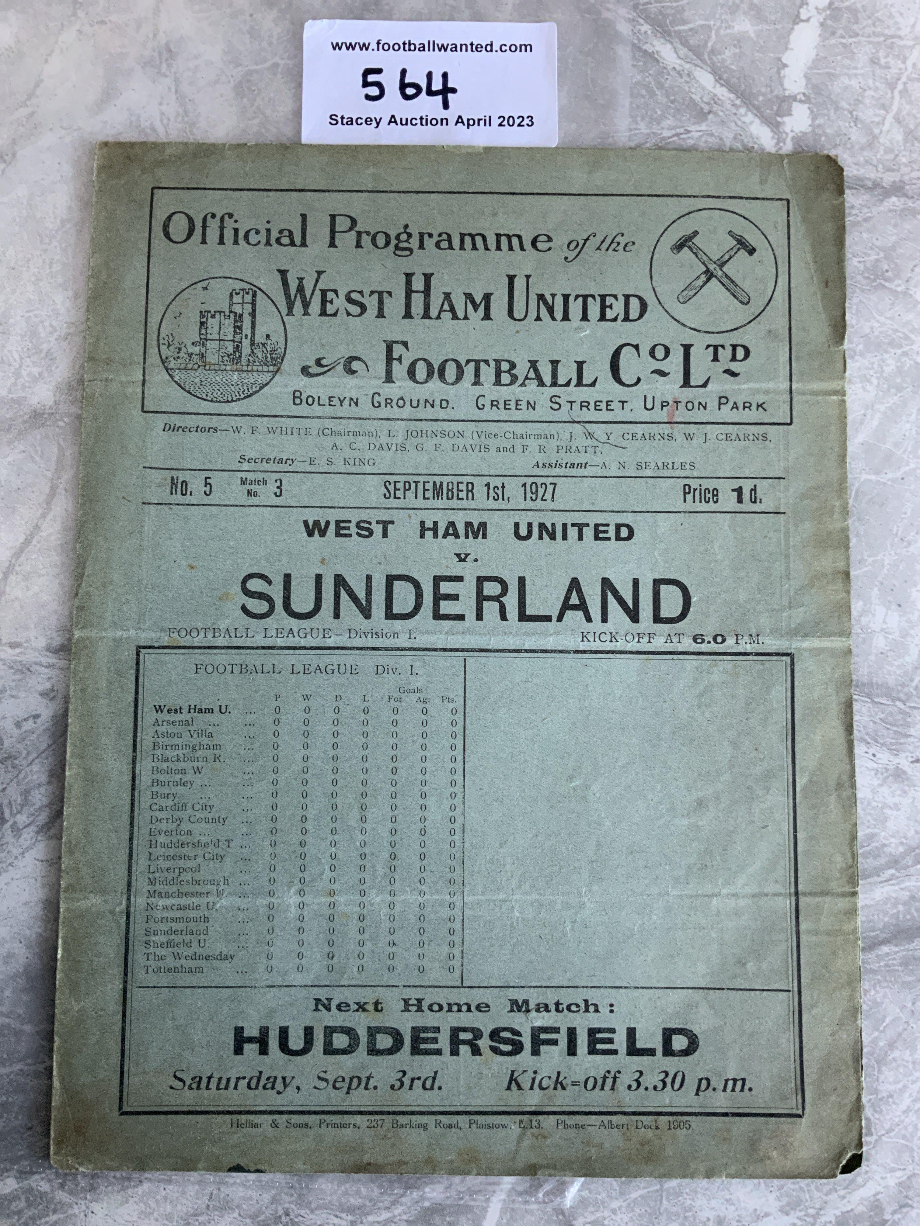1927/1928 West Ham v Sunderland Football Programme: Good condition 1st home match of the season. Tiniest nick out of bottom left corner, folding, score and scorers noted inside. No team changes.