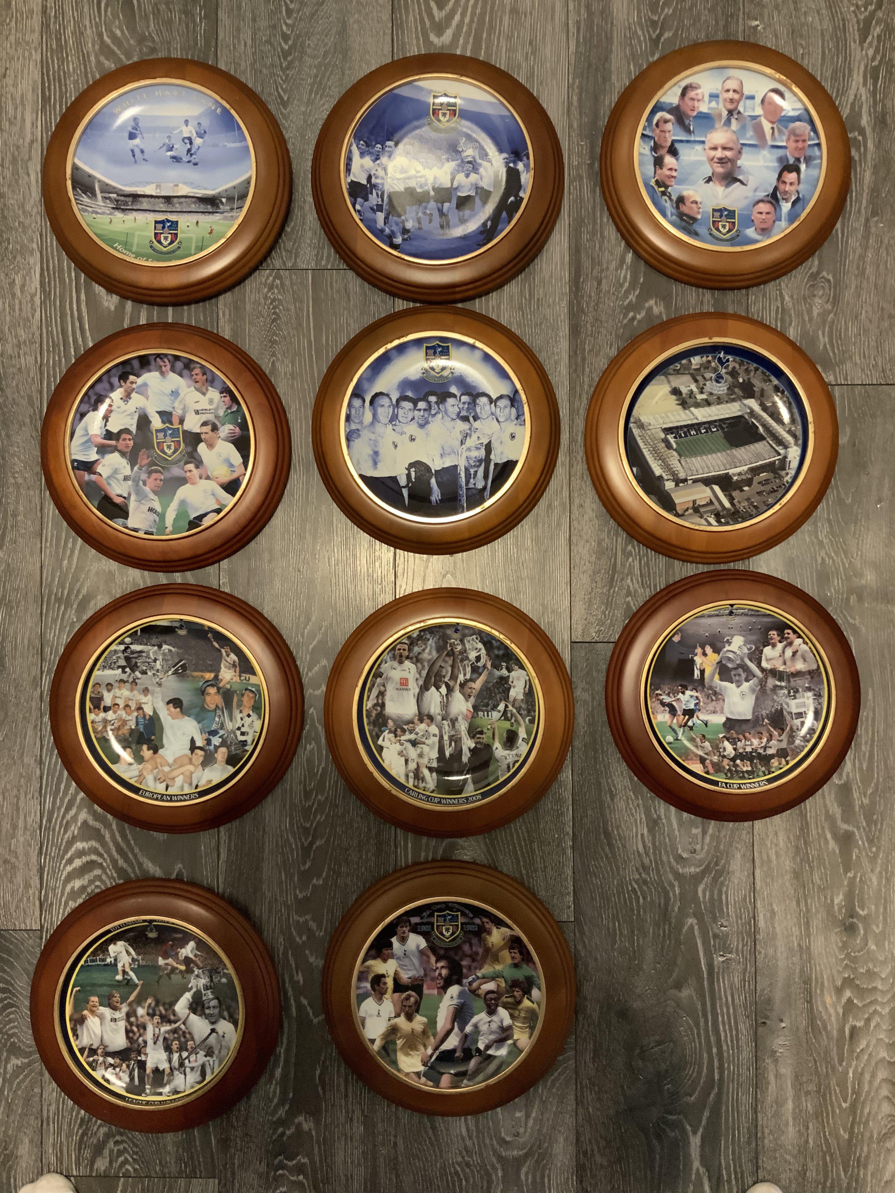 Tottenham Historical Moments Football Plates: Eleven plates all in wooden wall mounts and mostly with original numbered certificates. Colourful Danbury Mint plates would have been expensive when new. All plates have a different subject such as 1961 Double Winners, 1951 League Champions, Managers, European Cup Winners etc. Excellent. (11)