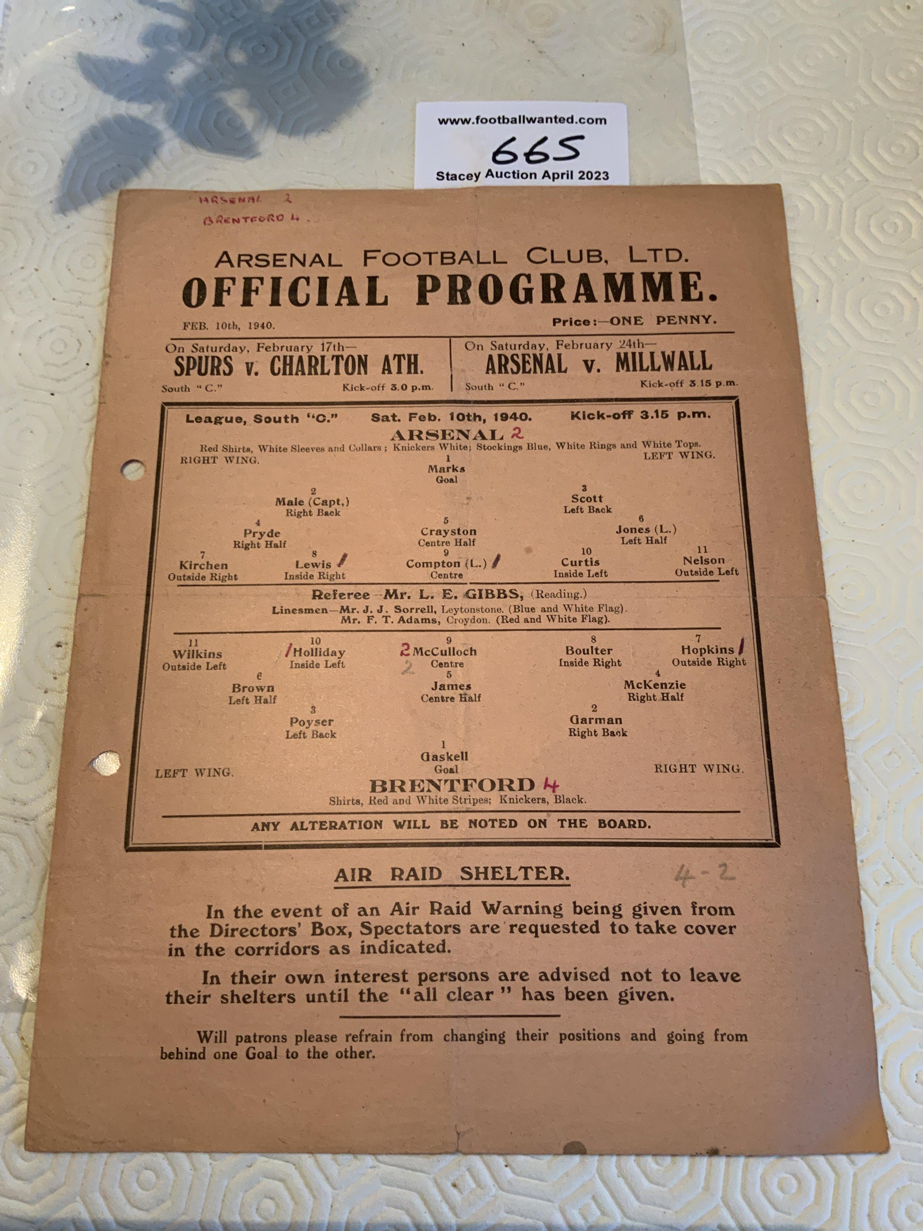 39/40 Arsenal v Brentford Football Programme: Single sheet League match dated 10 2 1940. Score written, scorers noted and punch holes.