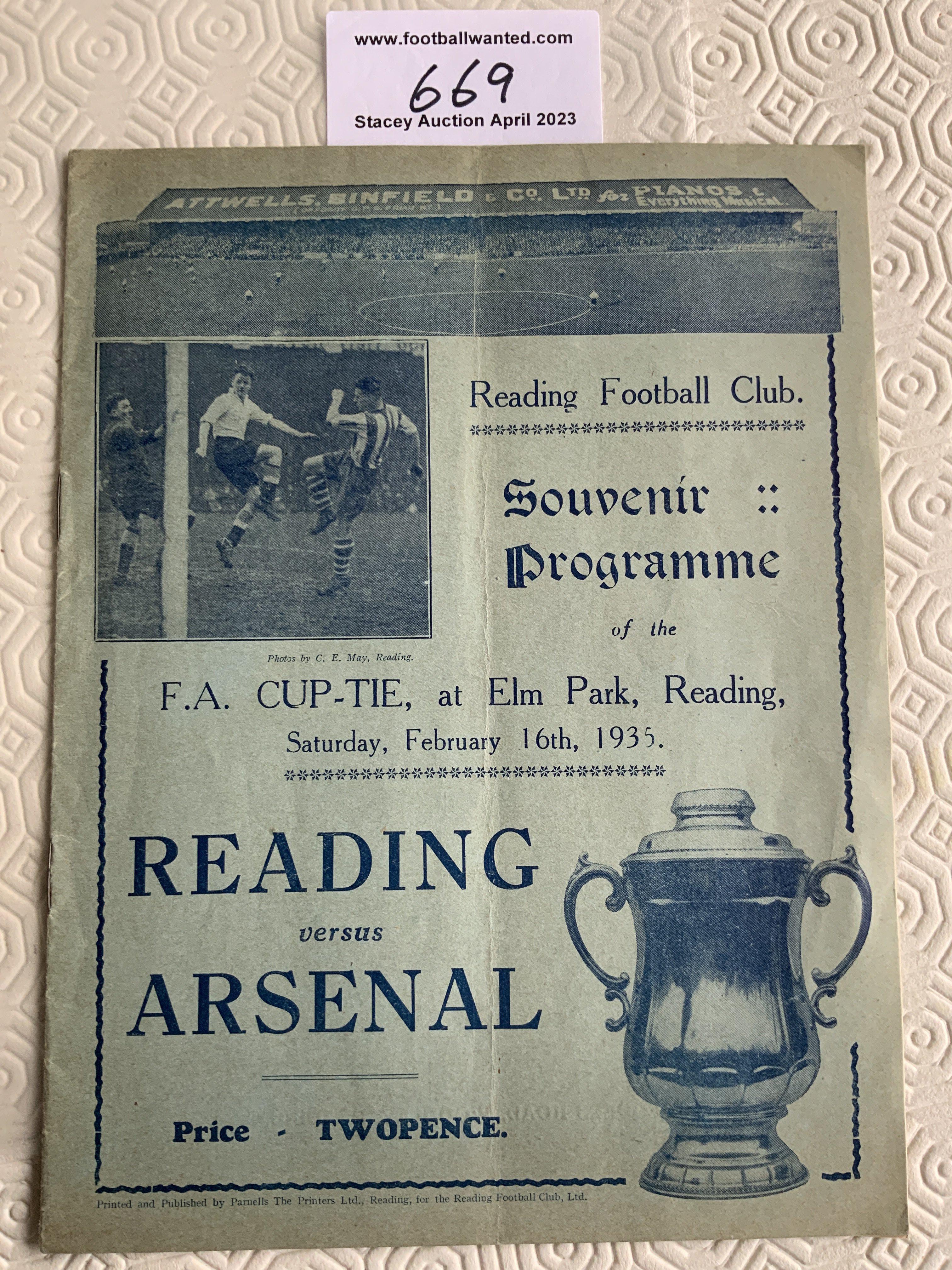 34/35 Reading v Arsenal FA Cup Football Programme: Very good condition with no team changes. Very good with light fold. C/W separate paper cutting.