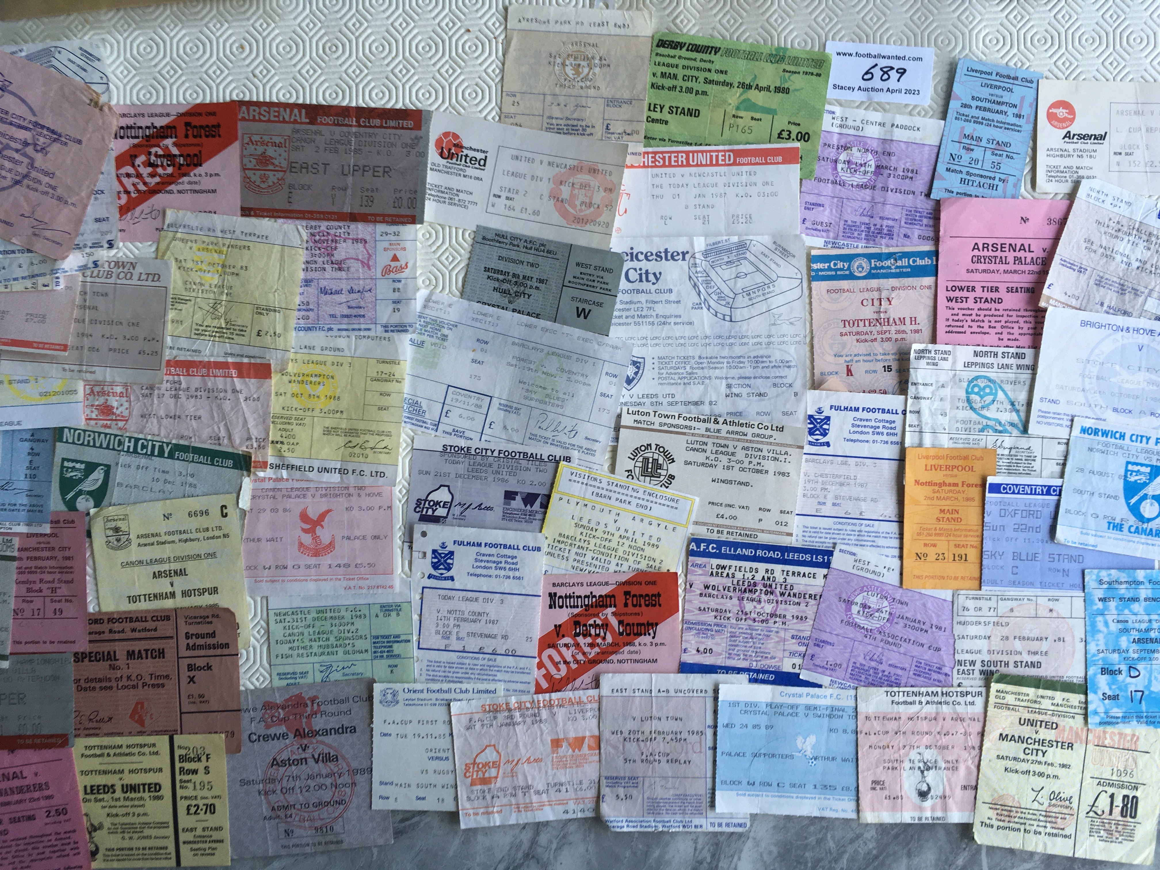 1980s Football Tickets: Wide variety of English teams from all four divisions in mainly good condition. (59)