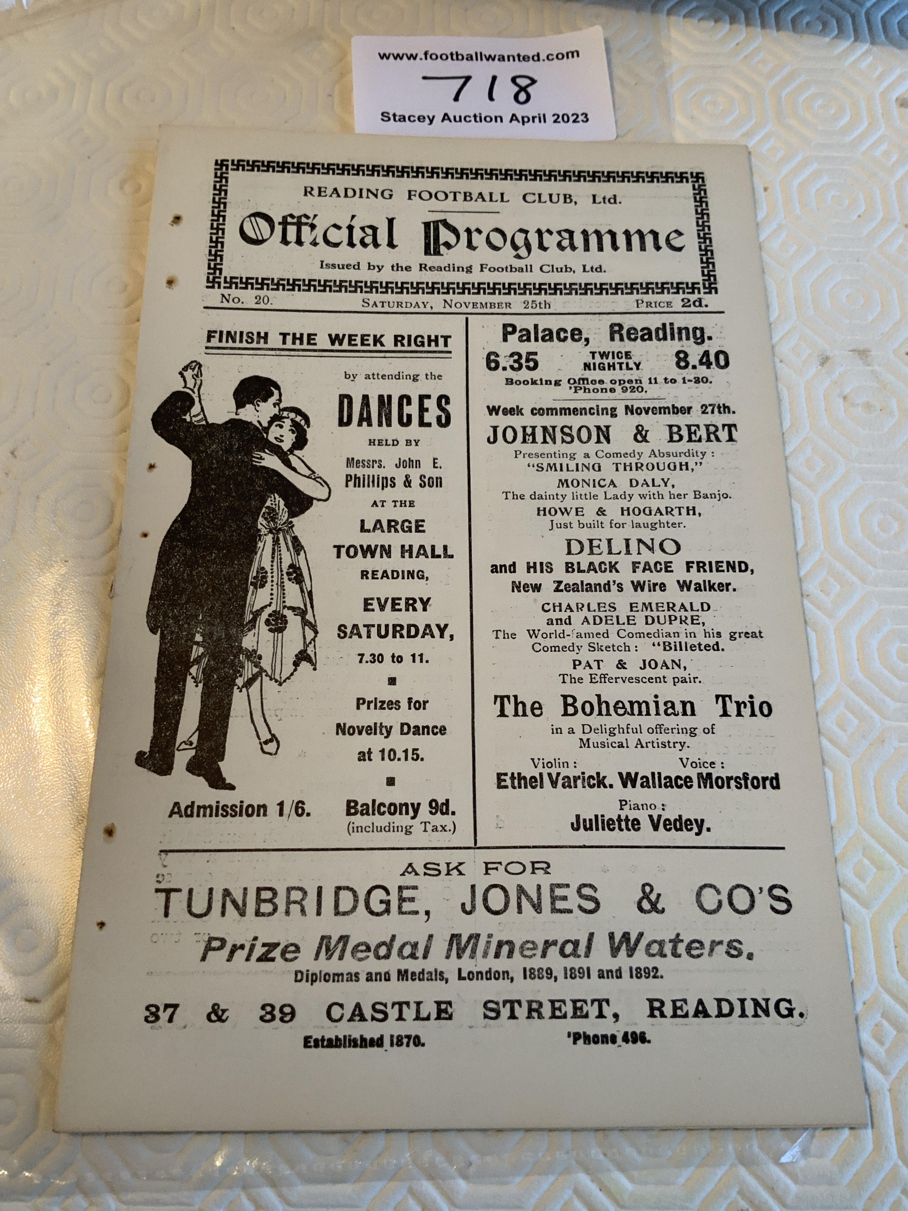 1922 - 1923 Reading v Brentford Football Programme: Excellent condition ex bound league match with covers. No team changes.