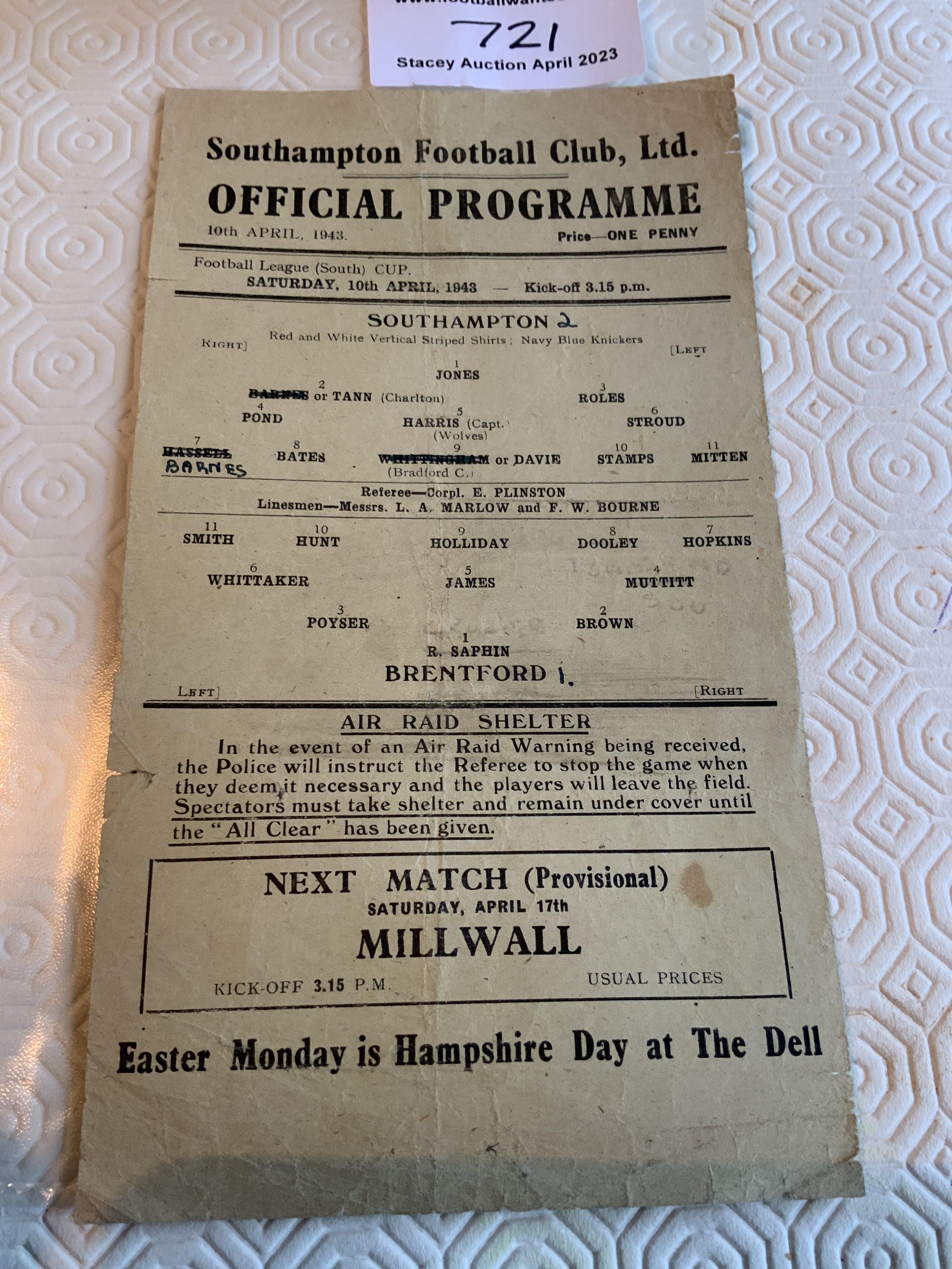 42/43 Southampton v Brentford Football Programme: Fair/good condition cup match with team changes and score. Single sheet is dated 10 4 1943. Creasing.