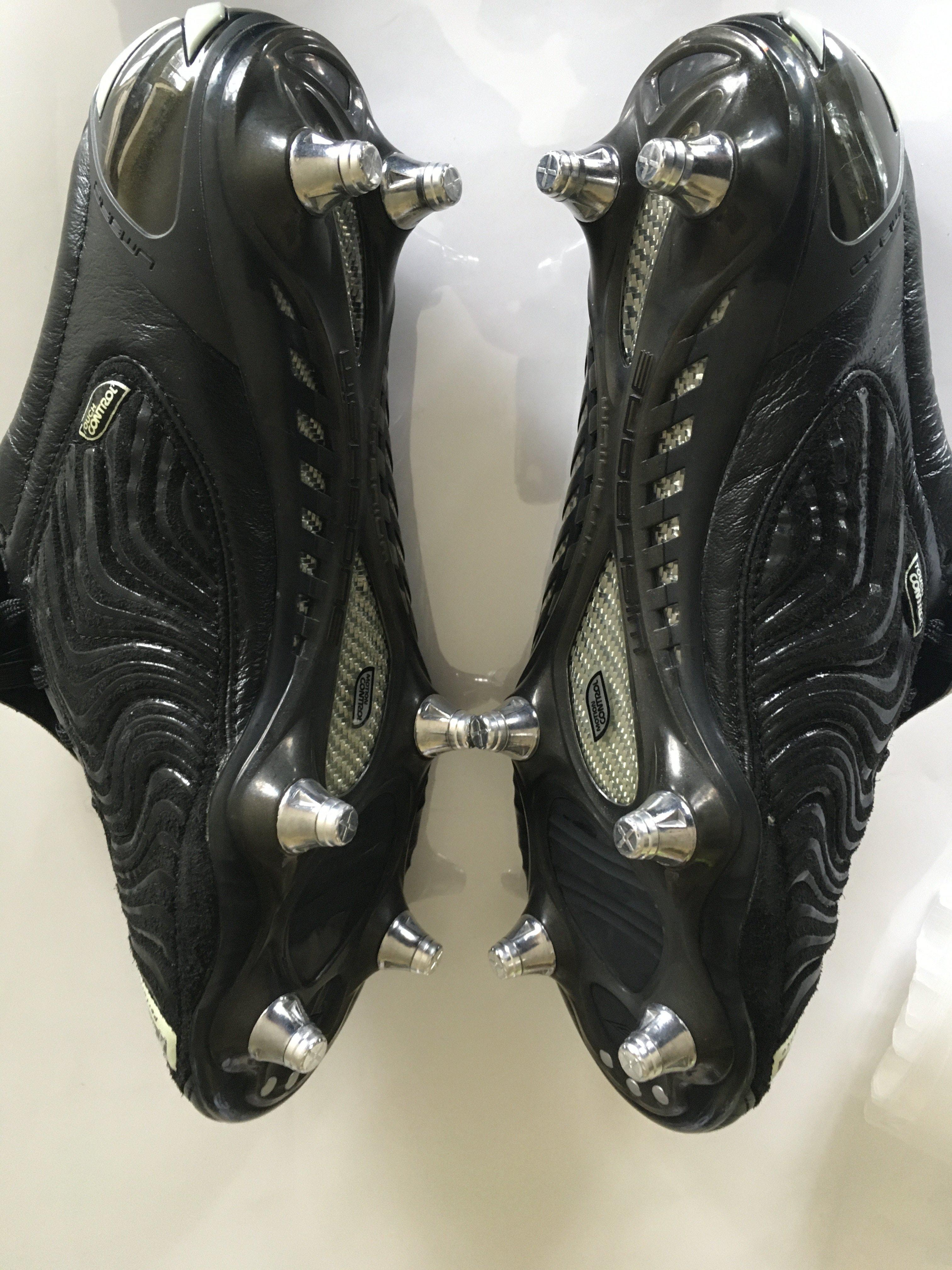 Tim Cahill Everton Signed Football Boots: Unused Umbro x size 9 boots signed with his Everton number 17 autograph. Given directly to vendor by Cahill.