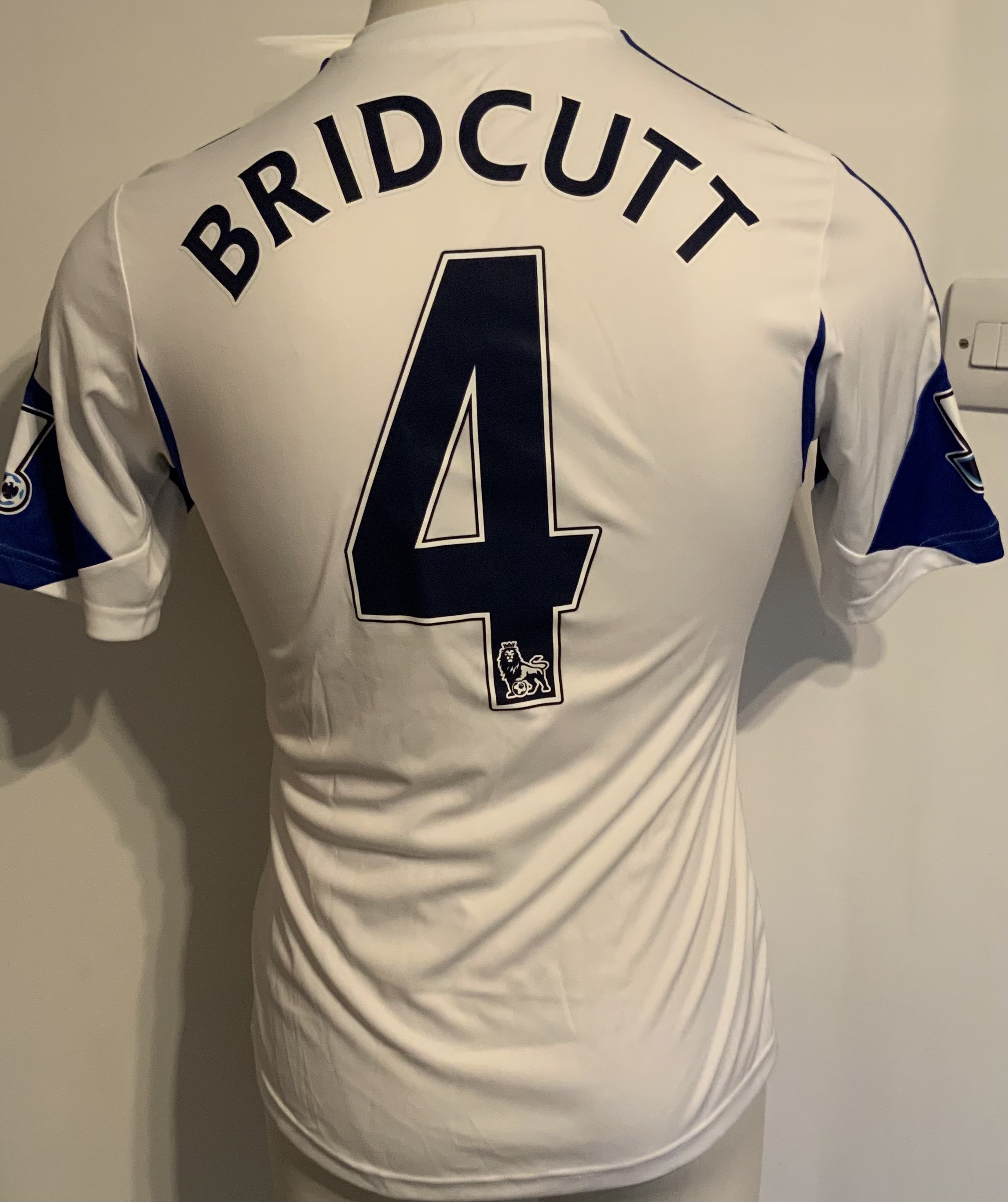 Sunderland 2014 - 2015 Match Worn Football Shirt: White 3rd kit short sleeve with Premiership badging to arms. Number 4 Bridcutt to rear.