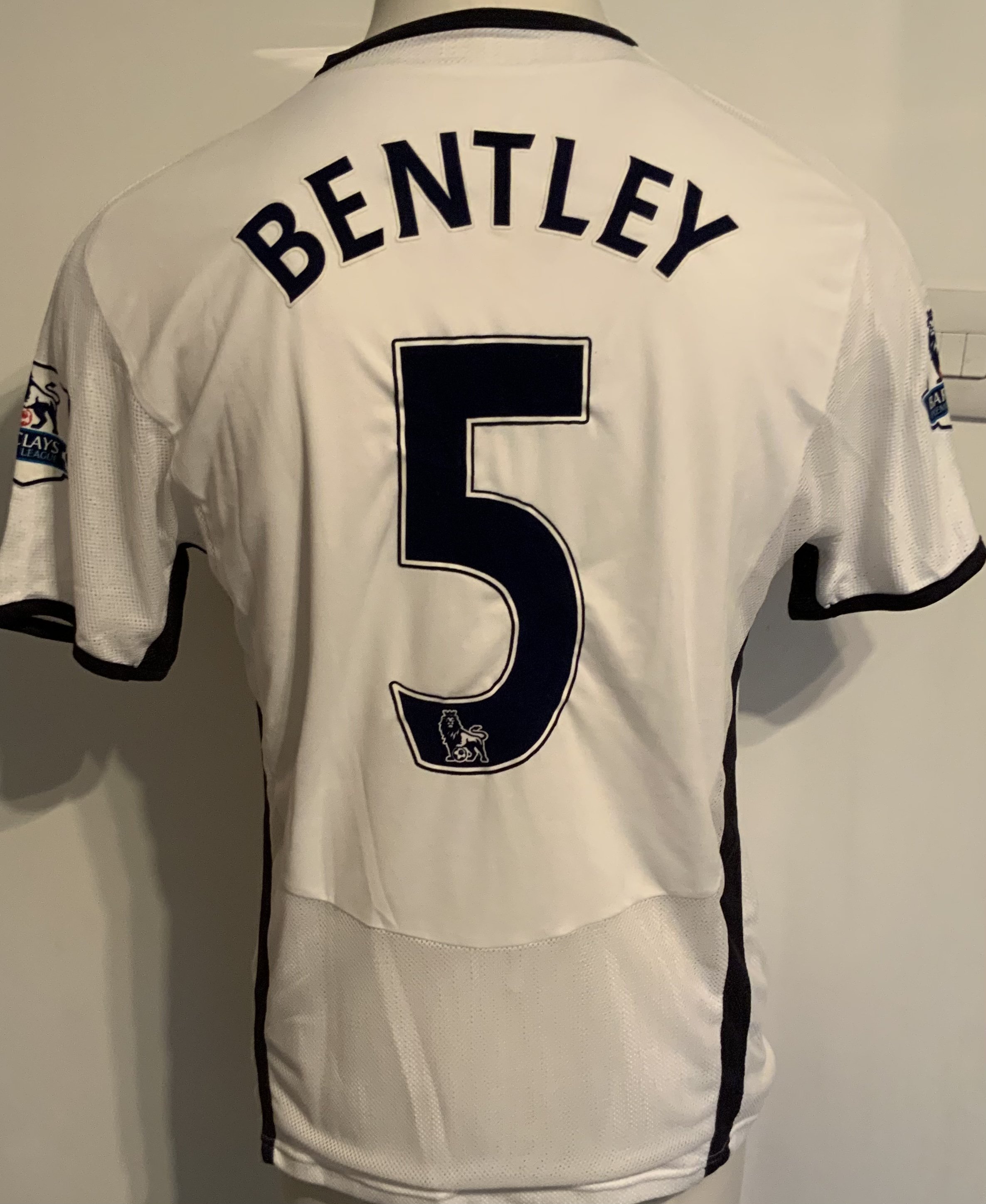 Tottenham 2008 - 2009 Match Worn Football Shirt: White short sleeve with Premiership badging to arms and number 5 Bentley to rear.