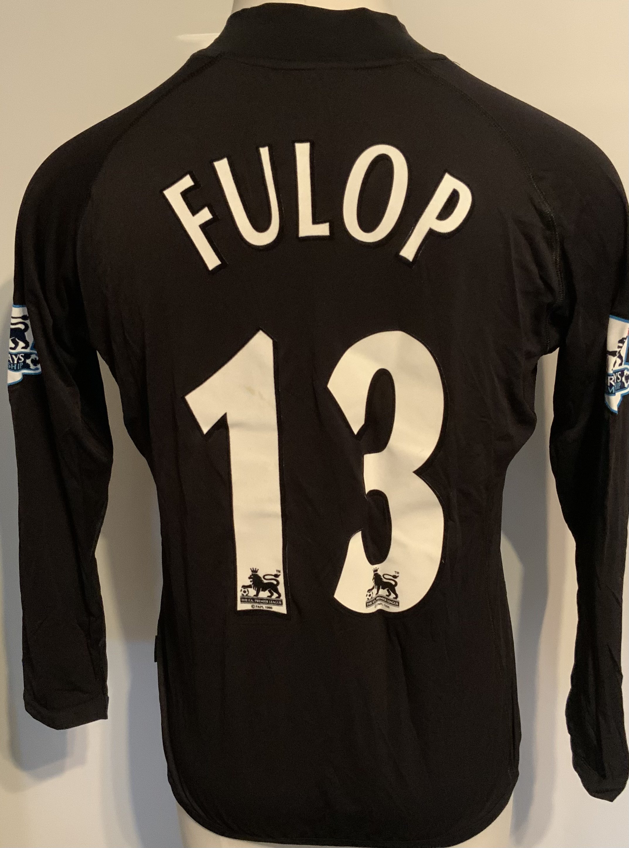 Tottenham 2005 - 2006 Match Issued Goalkeeper Football Shirt: Black long sleeve with Premiership badging to arms and number 13 Fulop to rear.