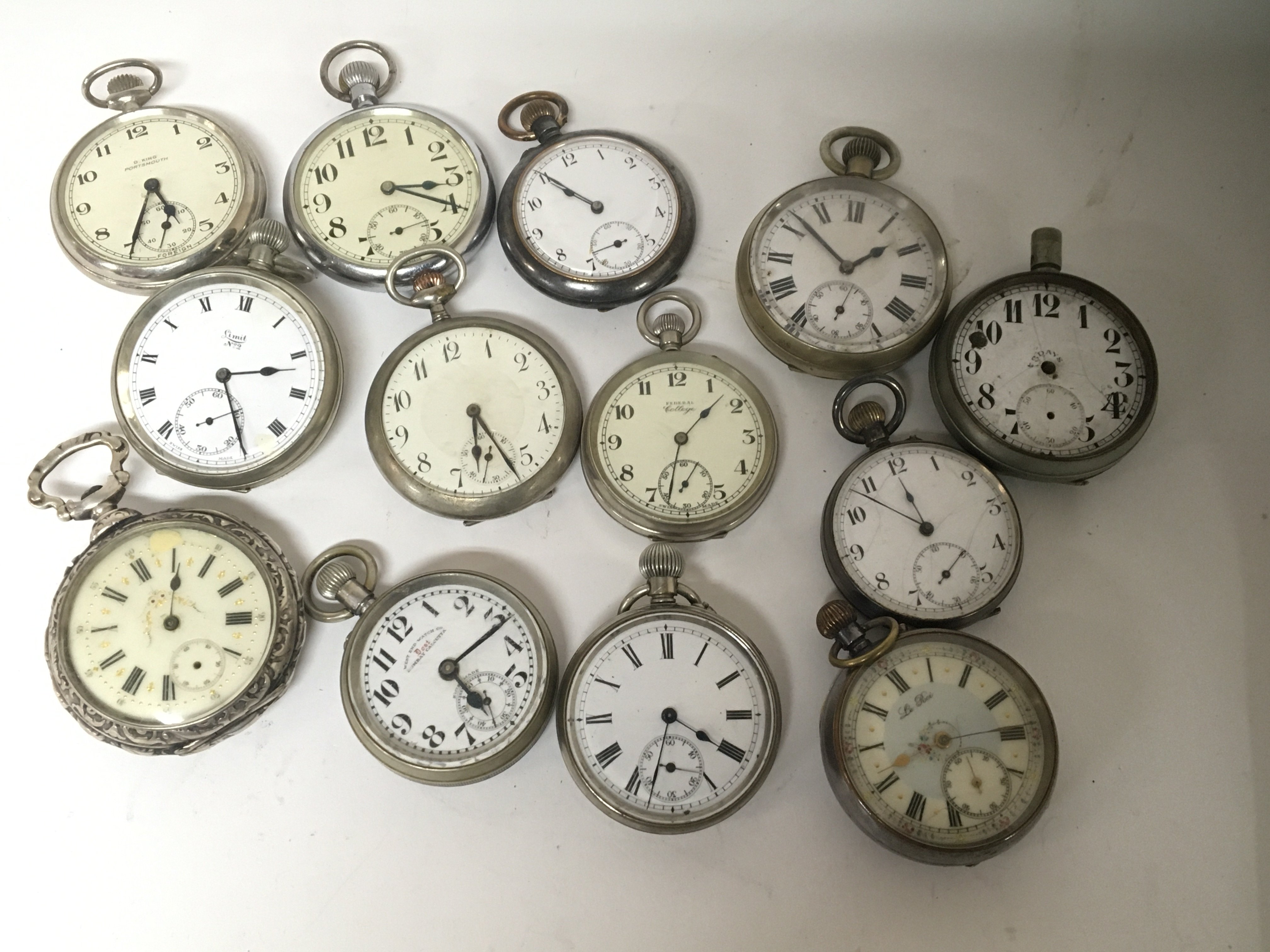 A collection of Vintage pocket watches some seen working (15)