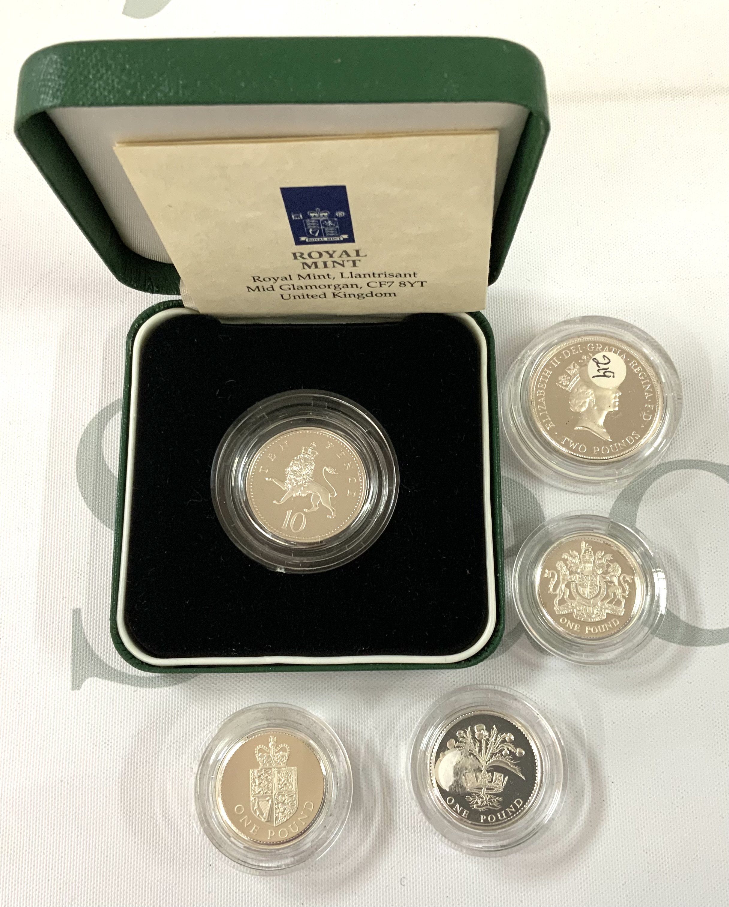 Silver proof coinage to include. 1992 Piedfort 10 pence coin, 1988 One pound x 2, 1988 One pound, 1986 2 Pound coin (A)