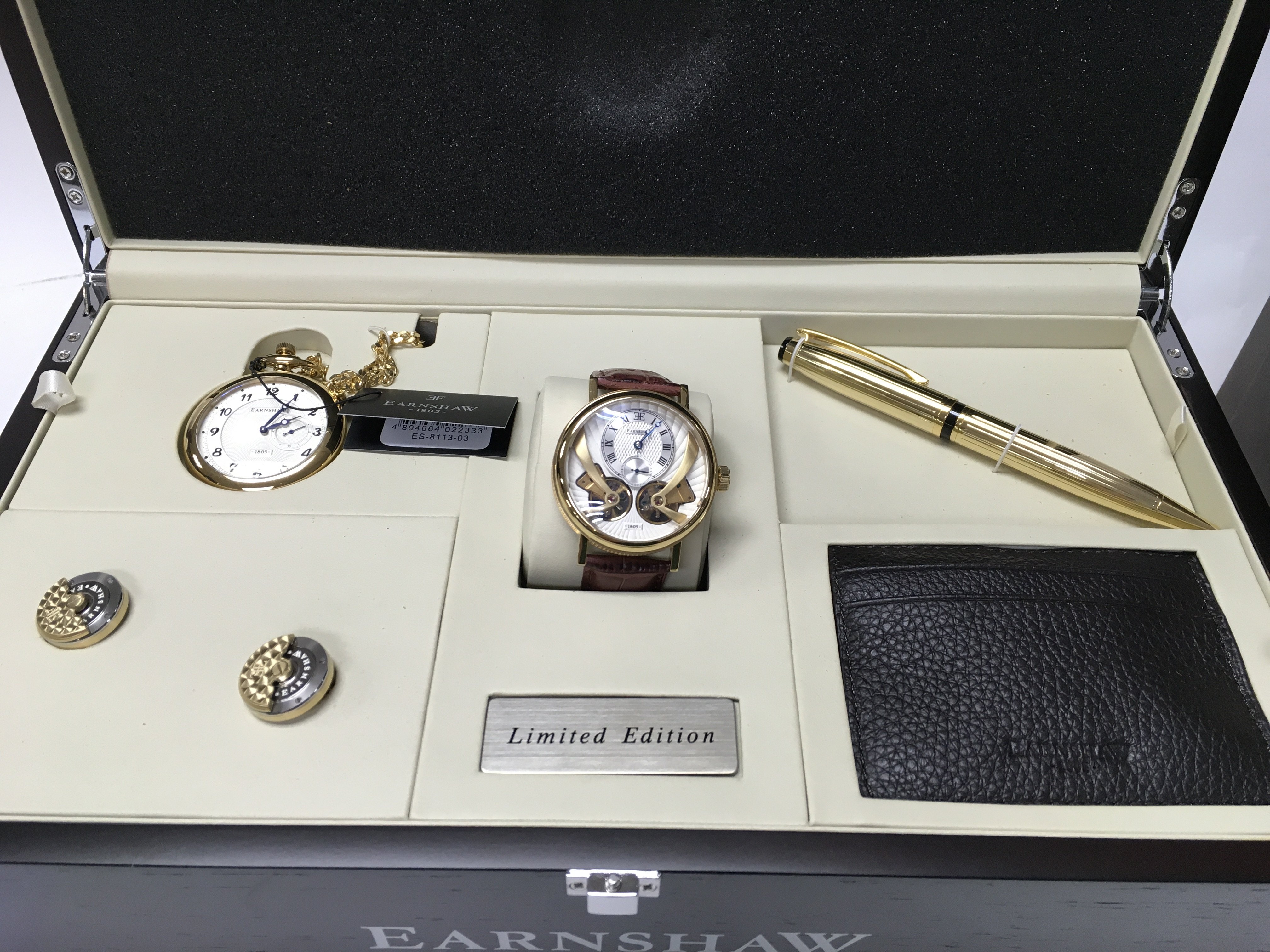 An Earnshaw limited edition automatic watch with visible movement. Case is 43mm with brown leather strap. Watch comes in nice presentation box with cufflinks pen and pocket watch and card holder. Watch seen running in as new condition. Postage B