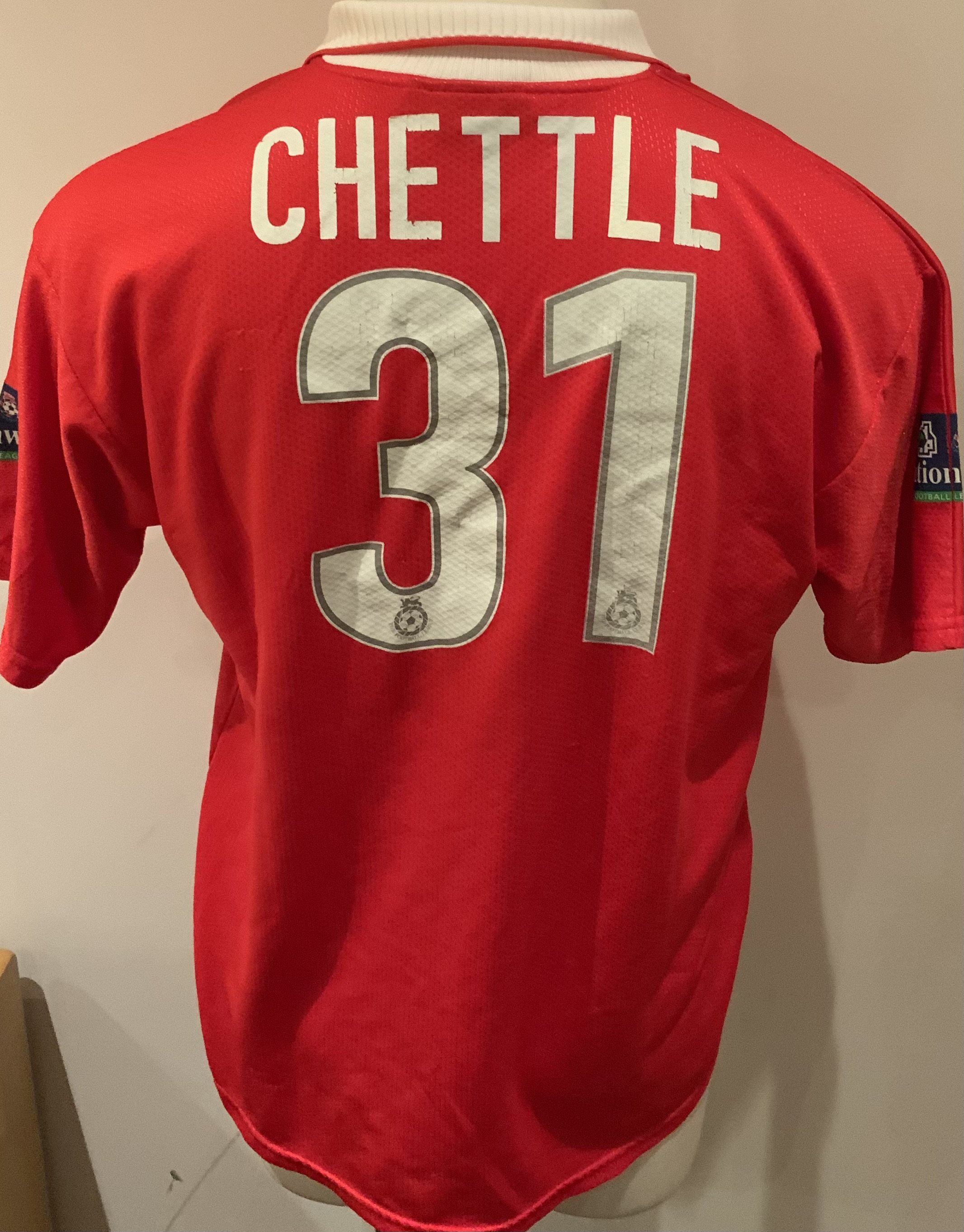Barnsley 1999 - 2000 Match Worn Football Shirt: Red short sleeve shirt with Nationwide badges to sleeves. Chettle 31 to rear. 