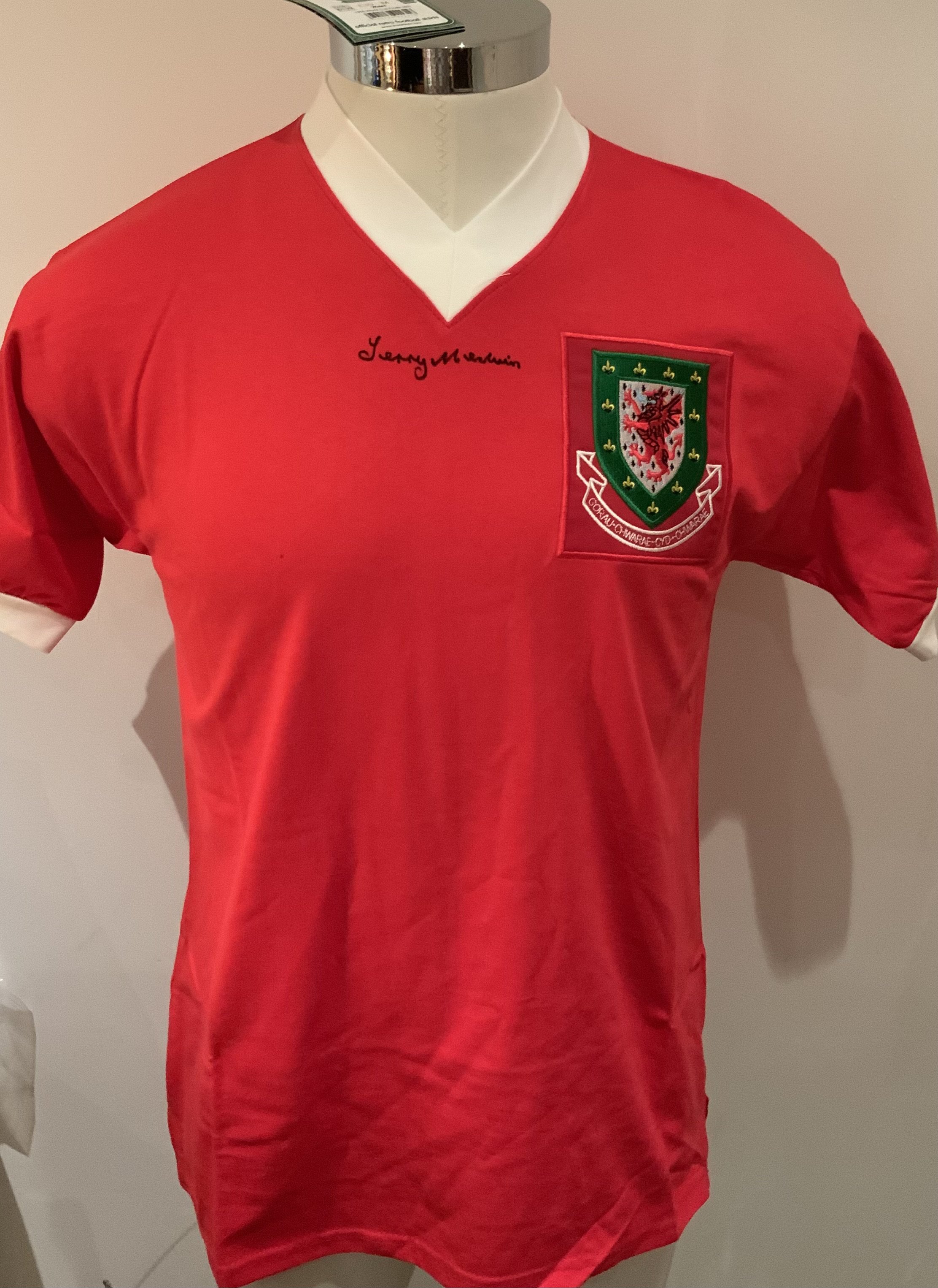 Wales 1958 World Cup Signed Replica Shirt: Signed to front by Tottenham legend Terry Medwin. COA from reputable source. 