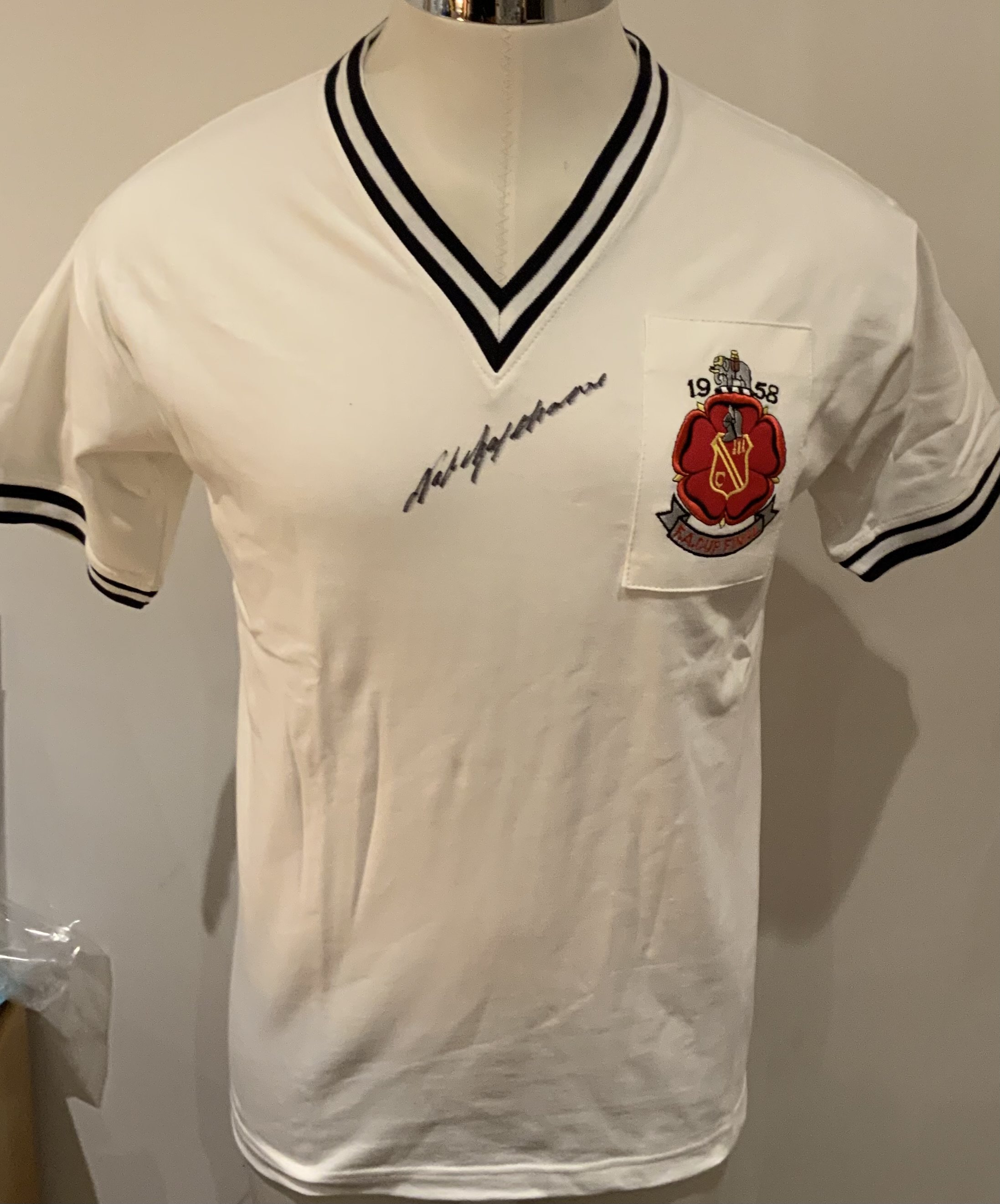 Bolton Wanderers 1958 FA Cup Final Signed Replica Shirt: White short sleeve shirt signed to front by Nat Lofthouse. COA from reputable source. 