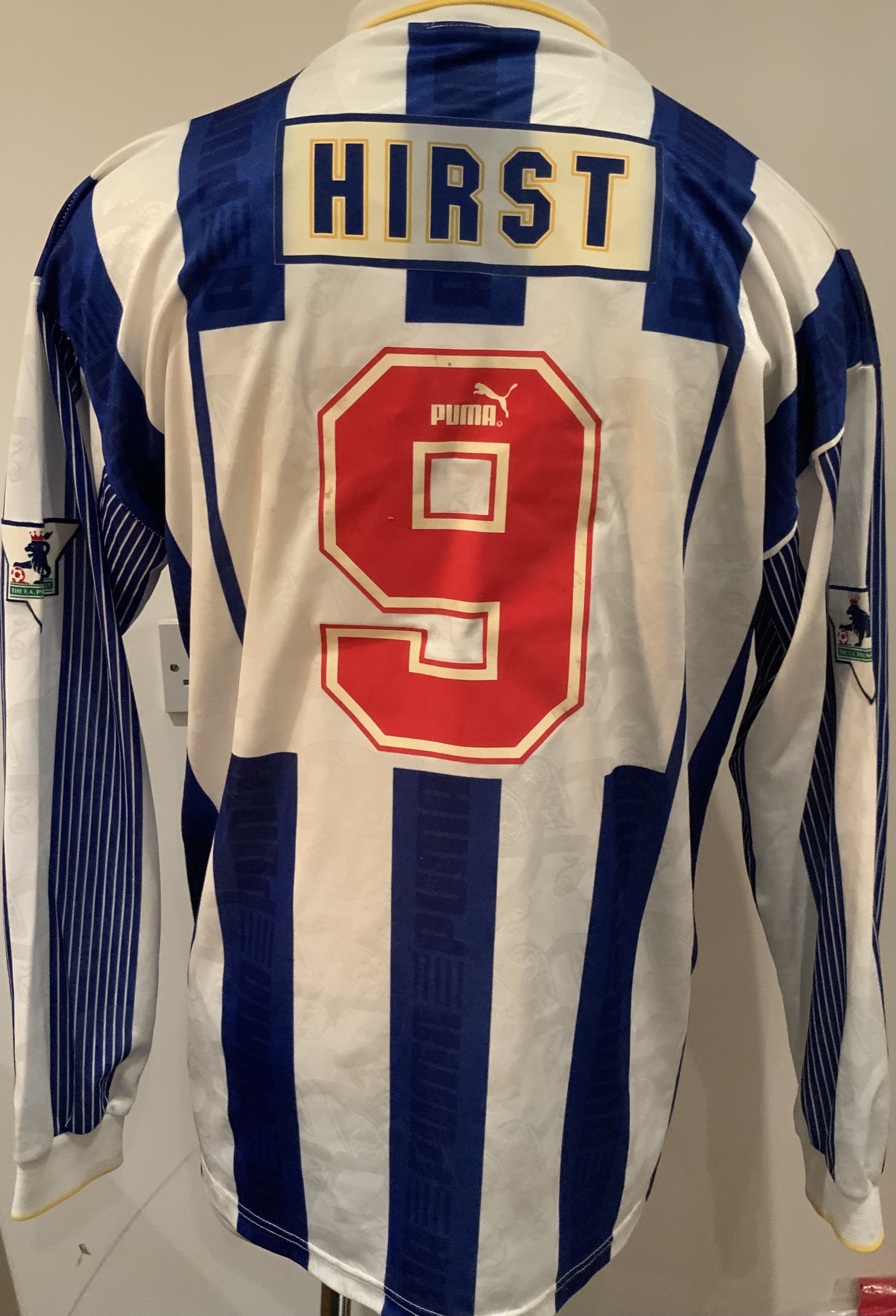 Sheffield Wednesday 1993 - 1994 Match Worn Football Shirt: Blue and white long sleeve Puma shirt with Premier League badging to sleeves. Hirst 9 to rear. 