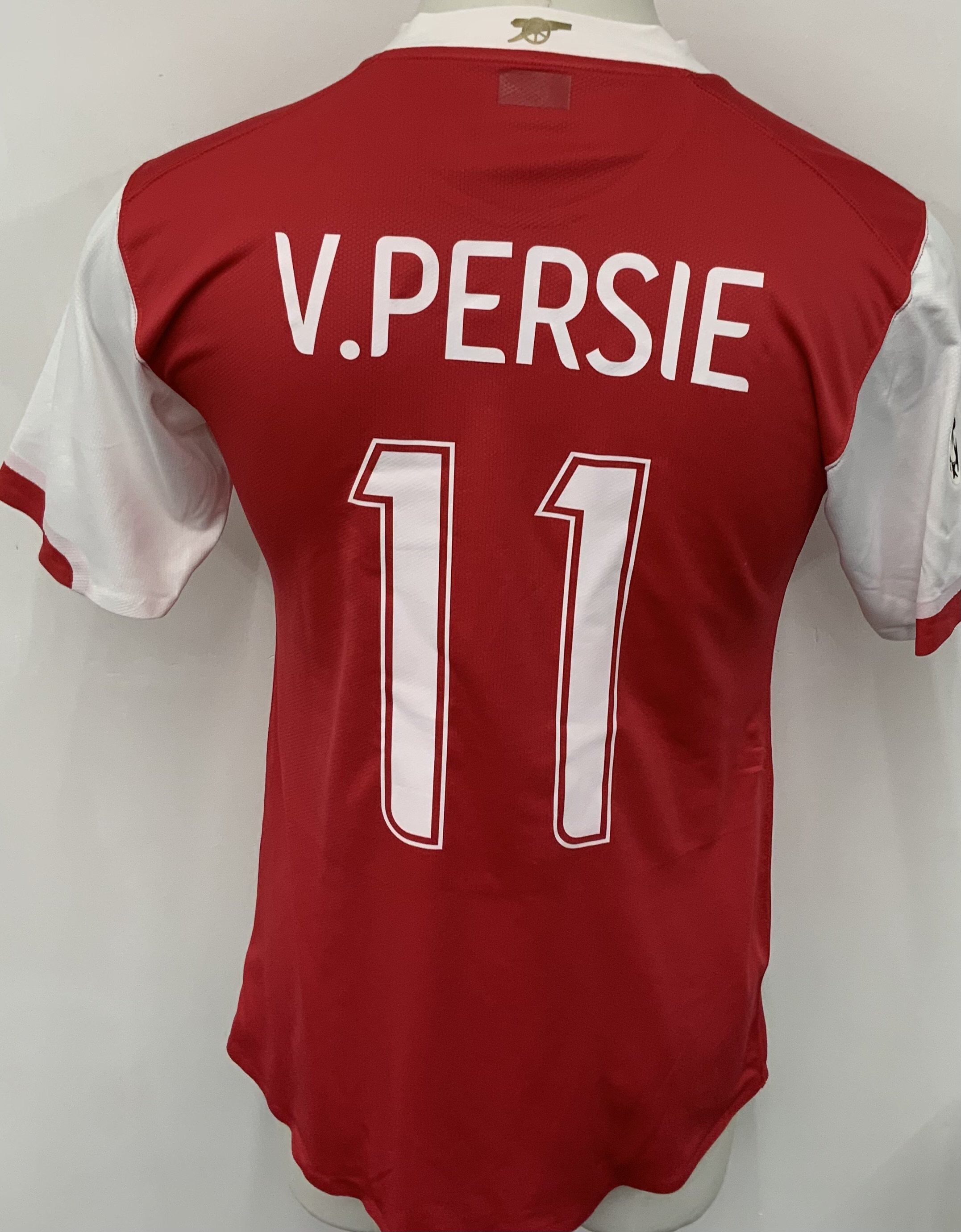 Arsenal 2006 - 2007 Home Match Worn Football Shirt: Red and white short sleeve  Nike shirt with Champions League badging to sleeve. V. Persie 11 to rear.
