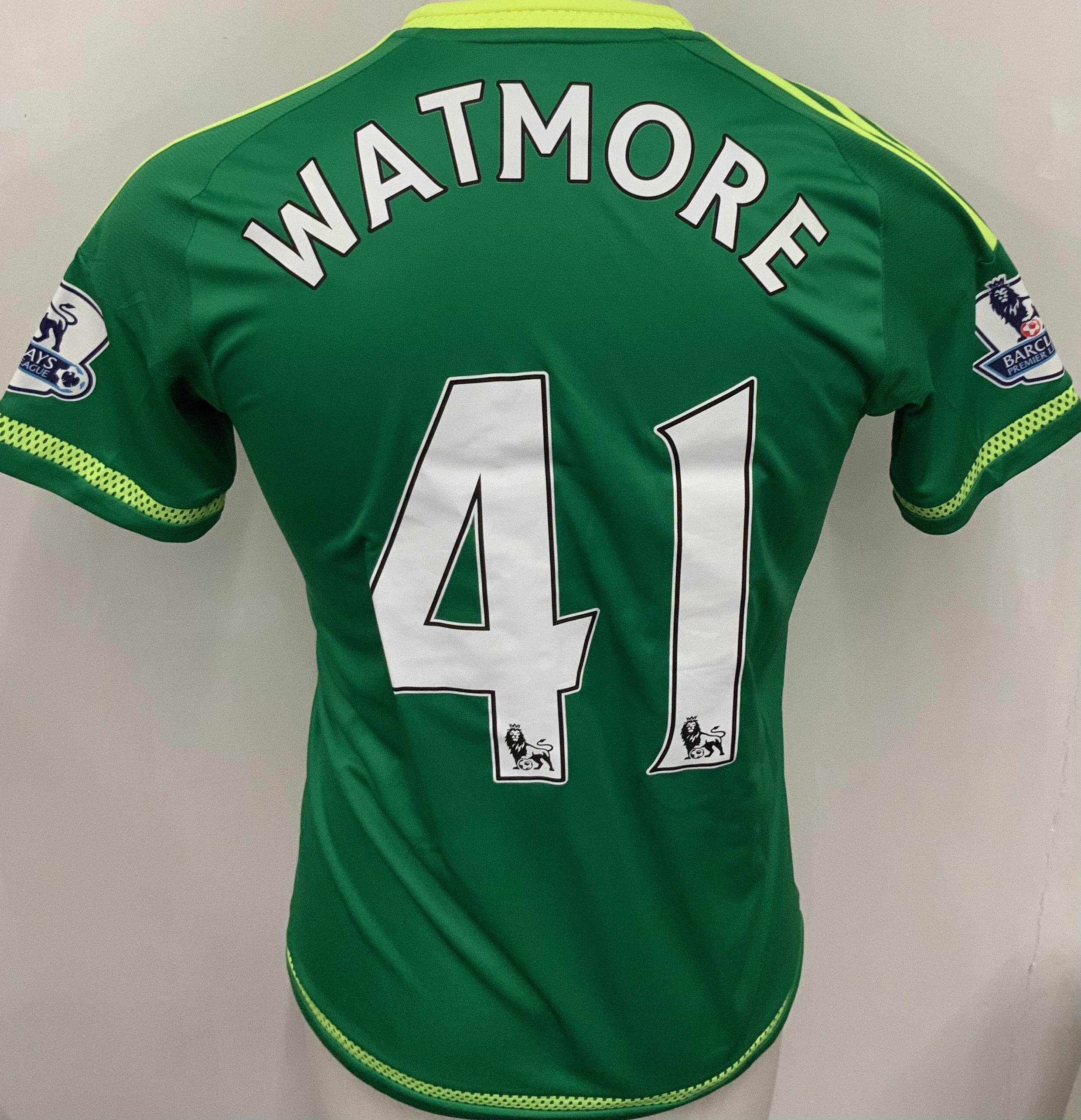 Sunderland 2015 - 2016 Match Worn Football Shirt: Green short sleeve shirt with Premier League badging to sleeves. Watmore 41 to rear. Worn v Tottenham on 16 January 2016 when player came on in 76th minute. 