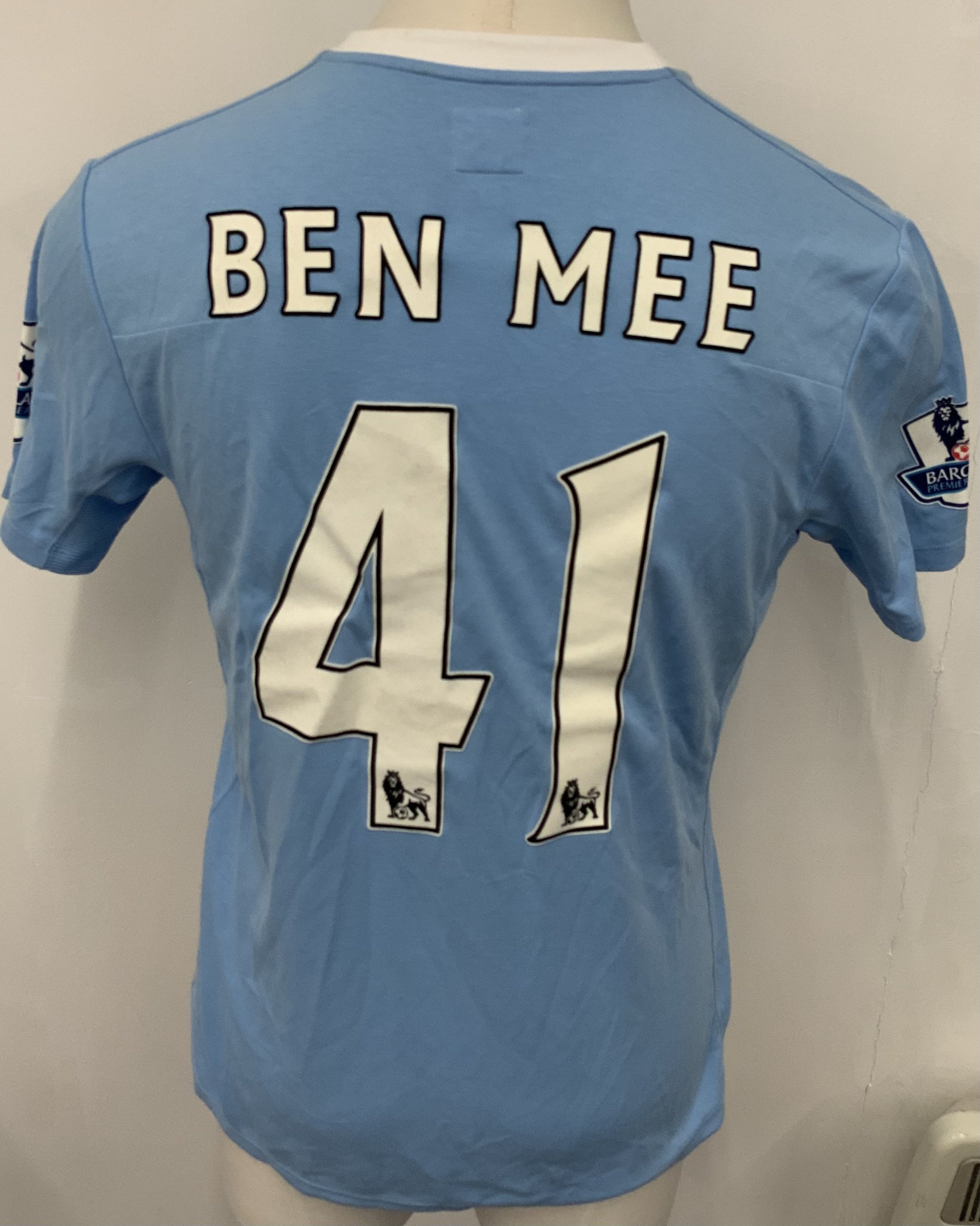 Manchester City 2009 - 2010 Mee Match Issued Football Shirt: Blue short sleeve Umbro shirt from 1st season of Etihad Sponsorship. Premier League badging to sleeve and Ben Mee 41 to rear. 
