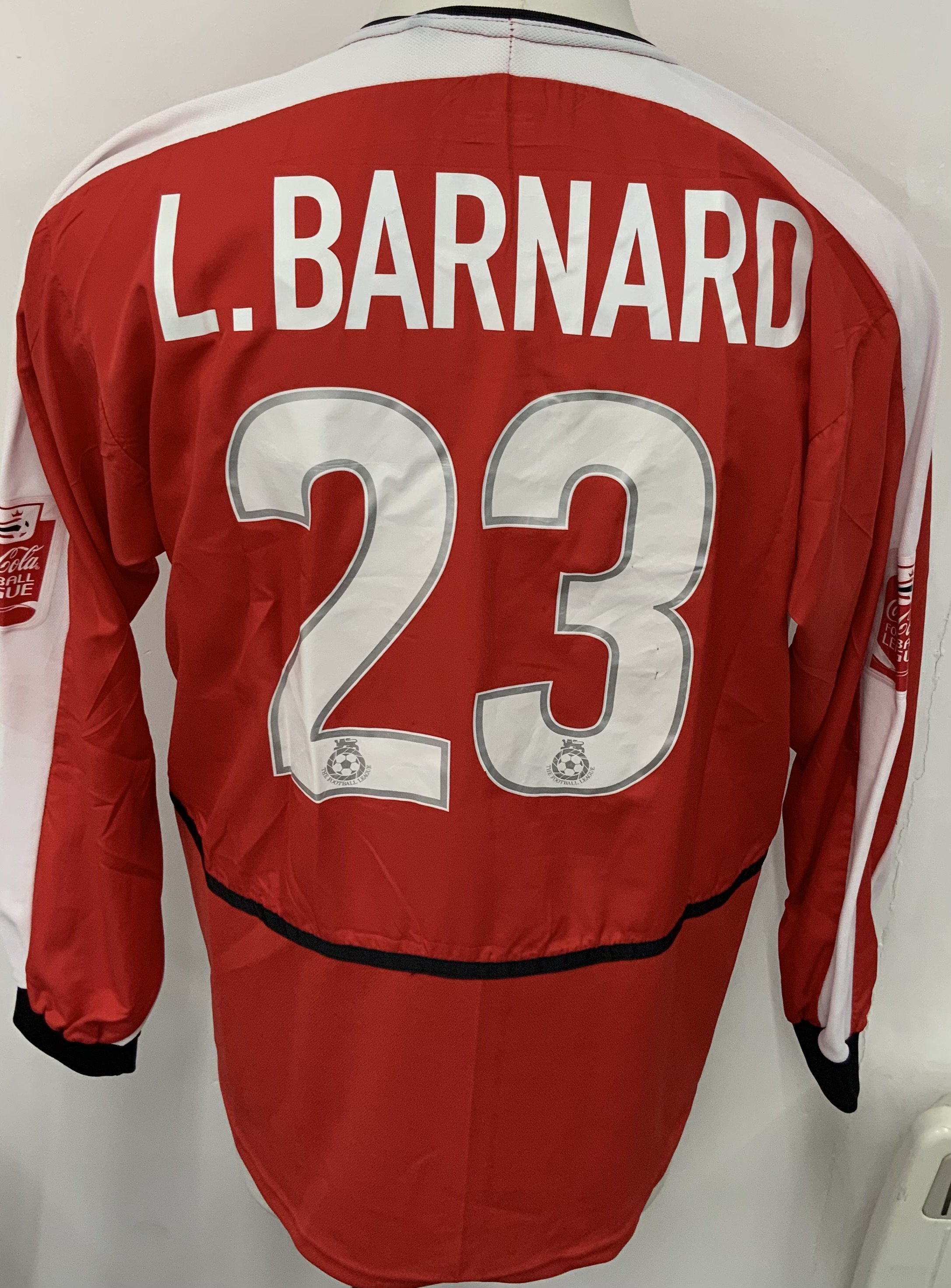 Bristol City 2007 - 2008 Match Worn Football Shirt: Black short sleeve shirt. Number 23 L Barnard to rear. Coca Cola sleeve badging 