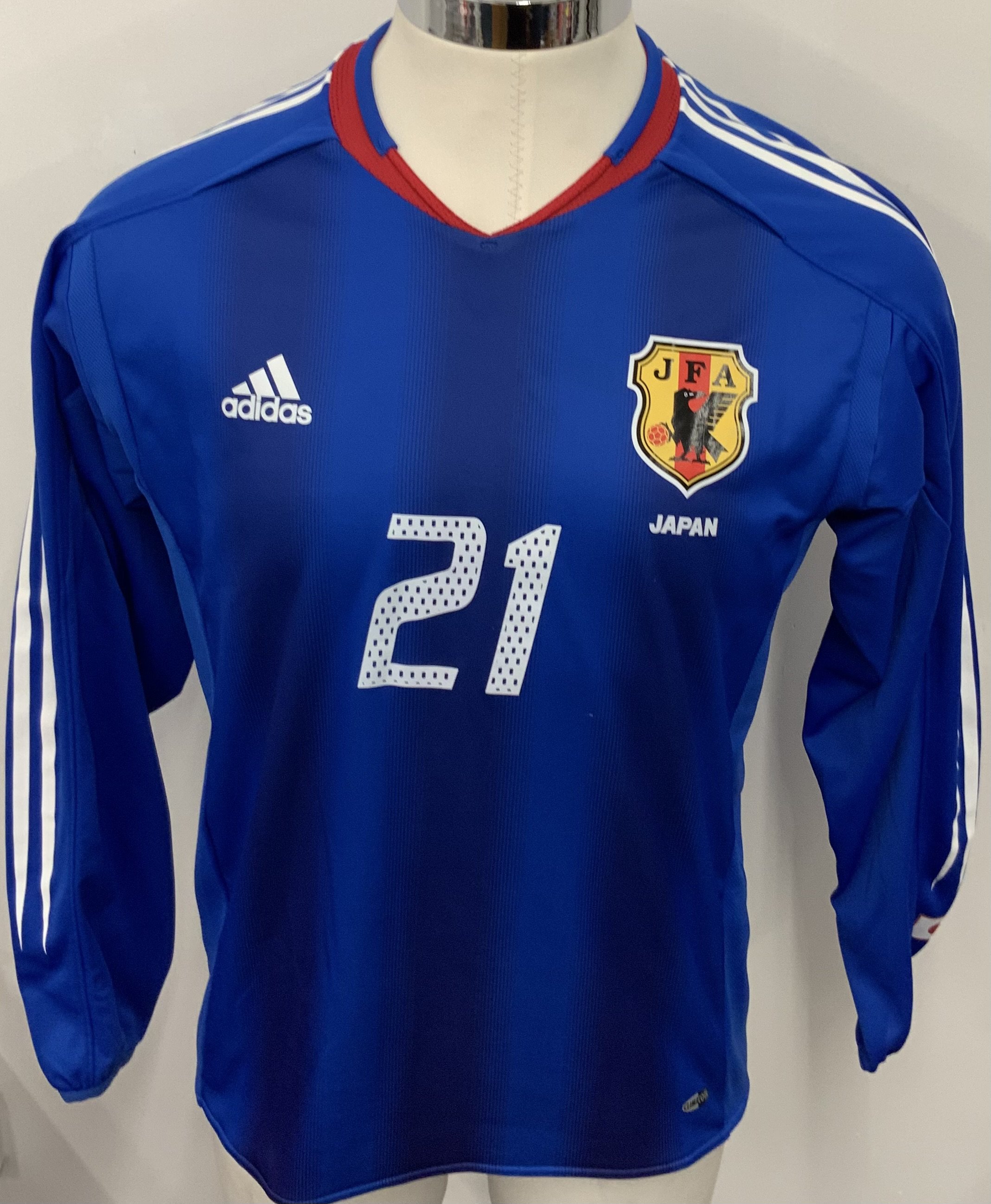 Japan 2004 Match Issued Football Shirt: Blue long sleeve shirt. Number 21.  Issued for friendly v Hungary on 25 April 2004