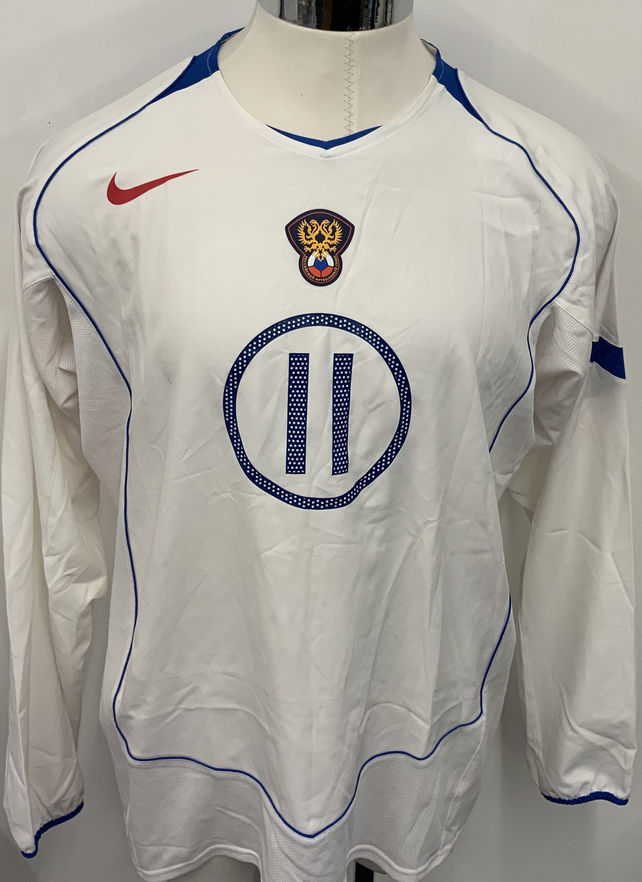 Russia 2006 Match Worn Football Shirt: White long sleeve shirt with number 11 to front and back. 