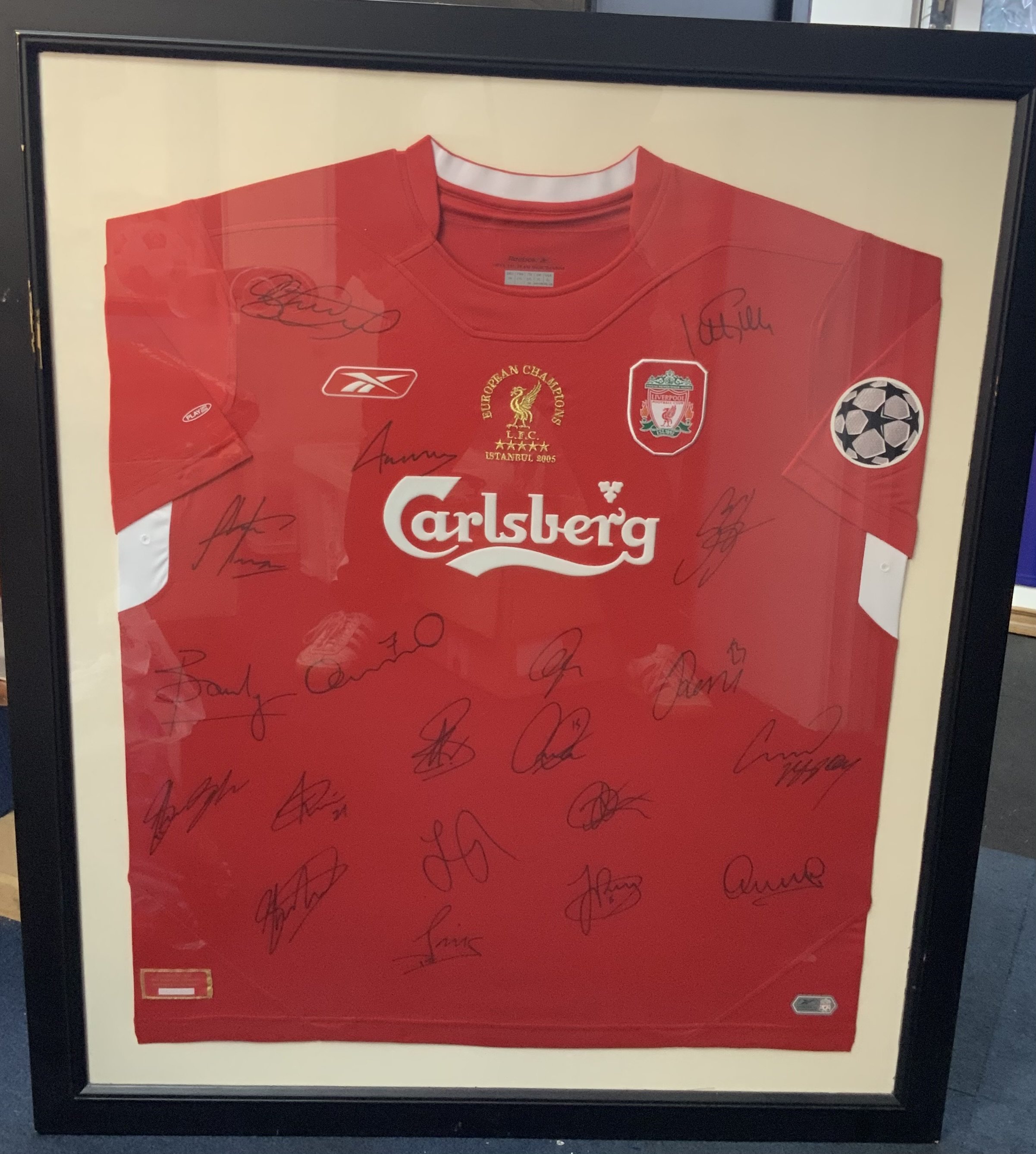 Framed Liverpool 2005 Istanbul 2005 Signed Football Shirt: Stunning shirt nicely framed and signed by the winning team with COA. Removed from a box and matching slip case which is included. Not for posting. 