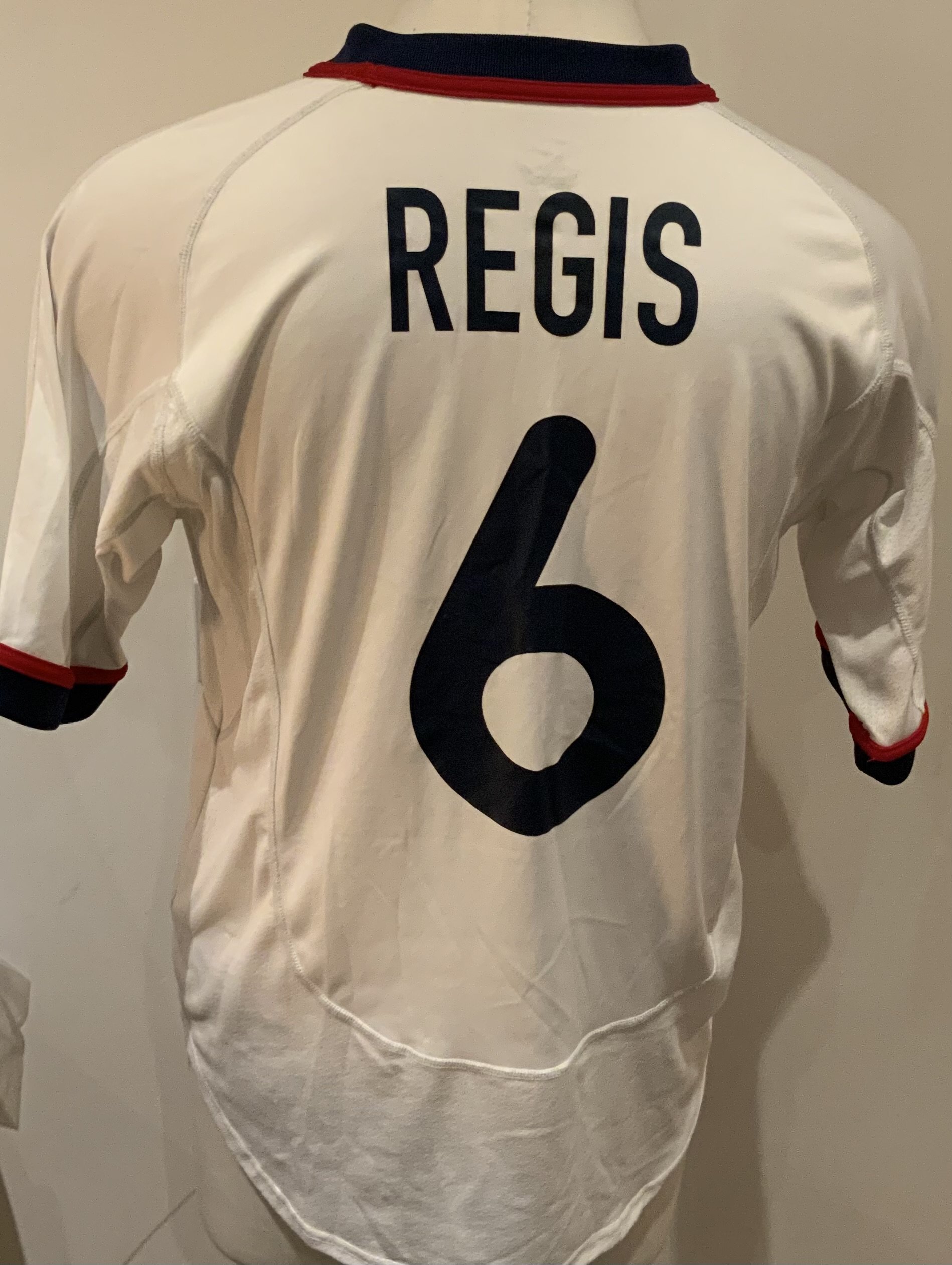 USA 2000 Match Worn Football Shirt: White short sleeve shirt with Regis 6 to rear. Worn by David Regis.