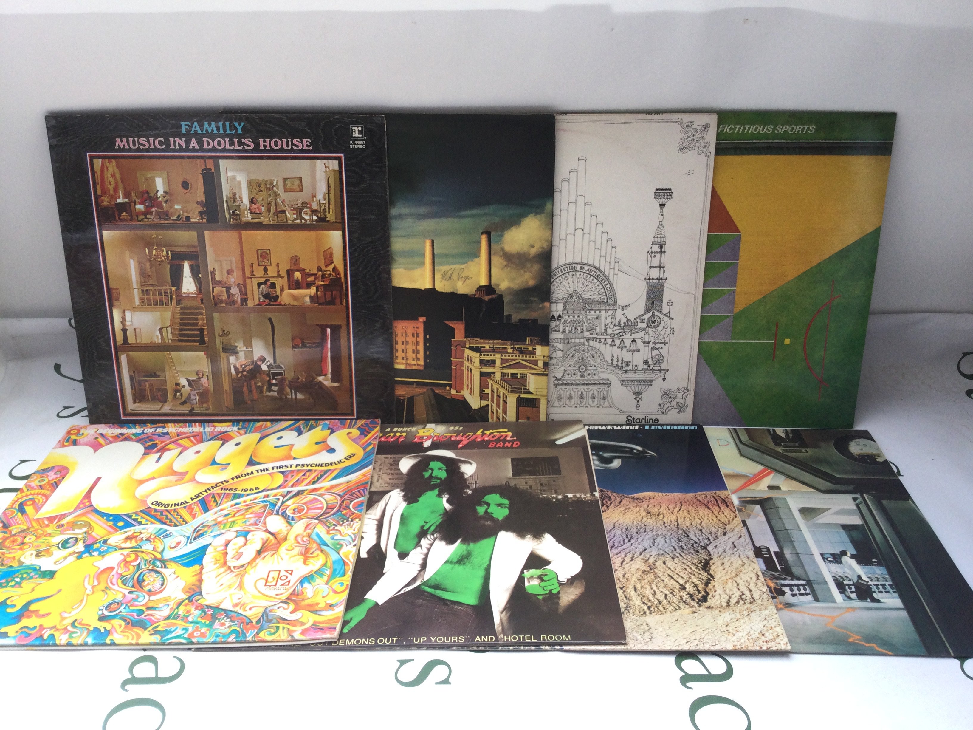 Sixteen psych prog rock LPs by various artists including Pink Floyd, Family, Hawkwind and others.