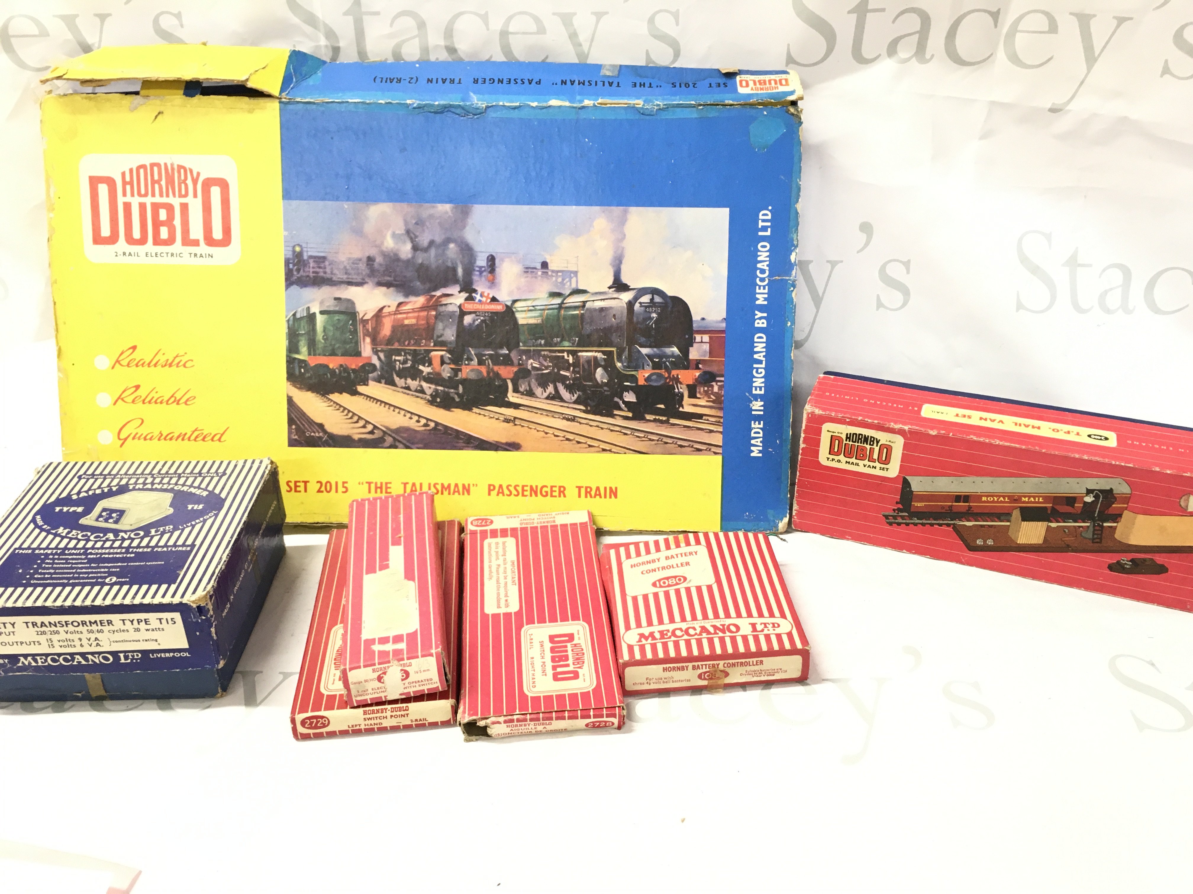 A Collection of Hornby Dublo 00 Gauge. No Reserve.(2).