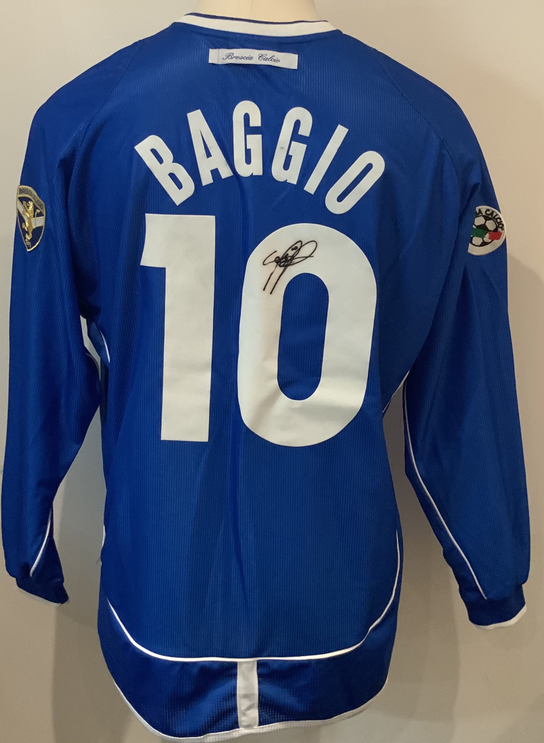 Brescia 2002 - 2003 Match Issued Football Shirt: Issued to Roberto Baggio v Piacenza in Serie A. Signed by the player. Full details with online pictures.
