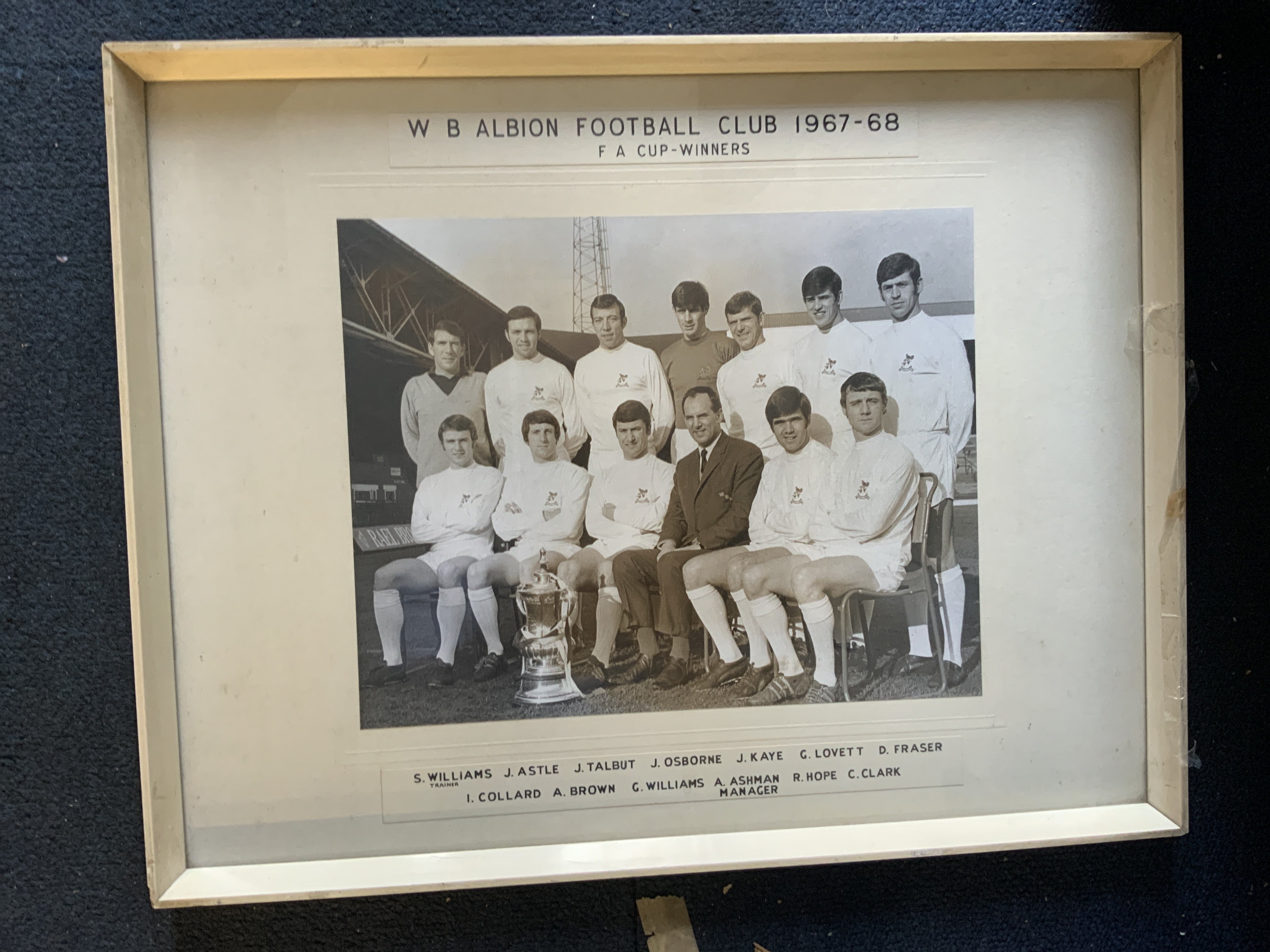 European Competition Football Programmes: Massive quantity of friendlies and European matches in alphabetical order with many being played abroad. There are 17 boxes so a must view as some very nice issues indeed. Mostly British clubs. Possible business opportunity. Incredibly this is to be sold with instructions to sell. (Est 1400)