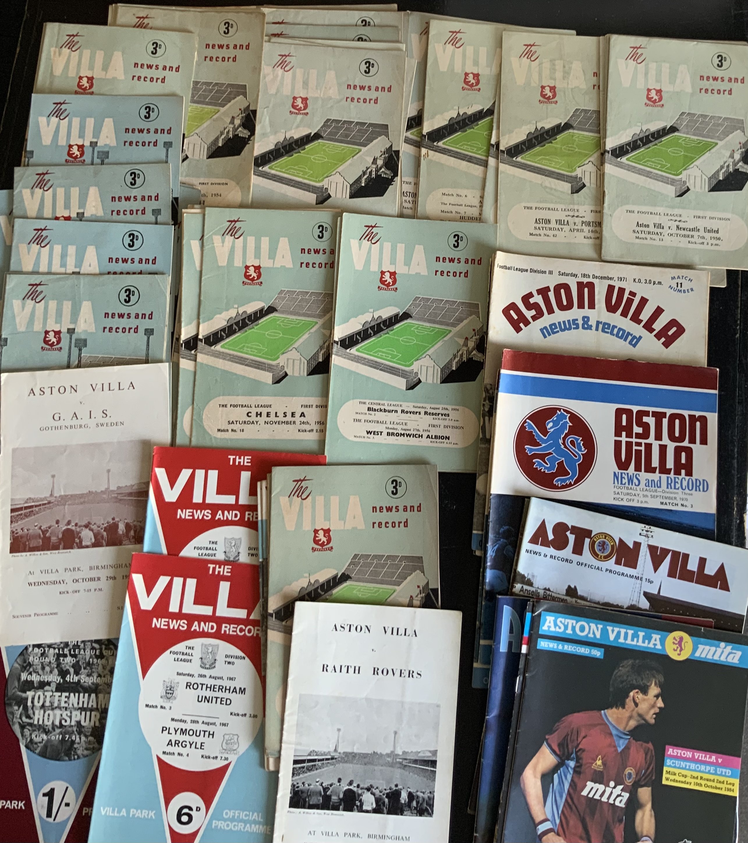 Aston Villa Football Programme Collection: Large collection 56 x 1950's with all seasons covered 6 x 1950/1, 8 x 1951/52, 40 x 1960's and 21 x 1970s onwards. Three single card issues noted. League and Cup with a couple of Friendly issues noted; 58/9 G.A.I.S and 59/60 Raith Rovers, condition is better than average, no duplication. (117)