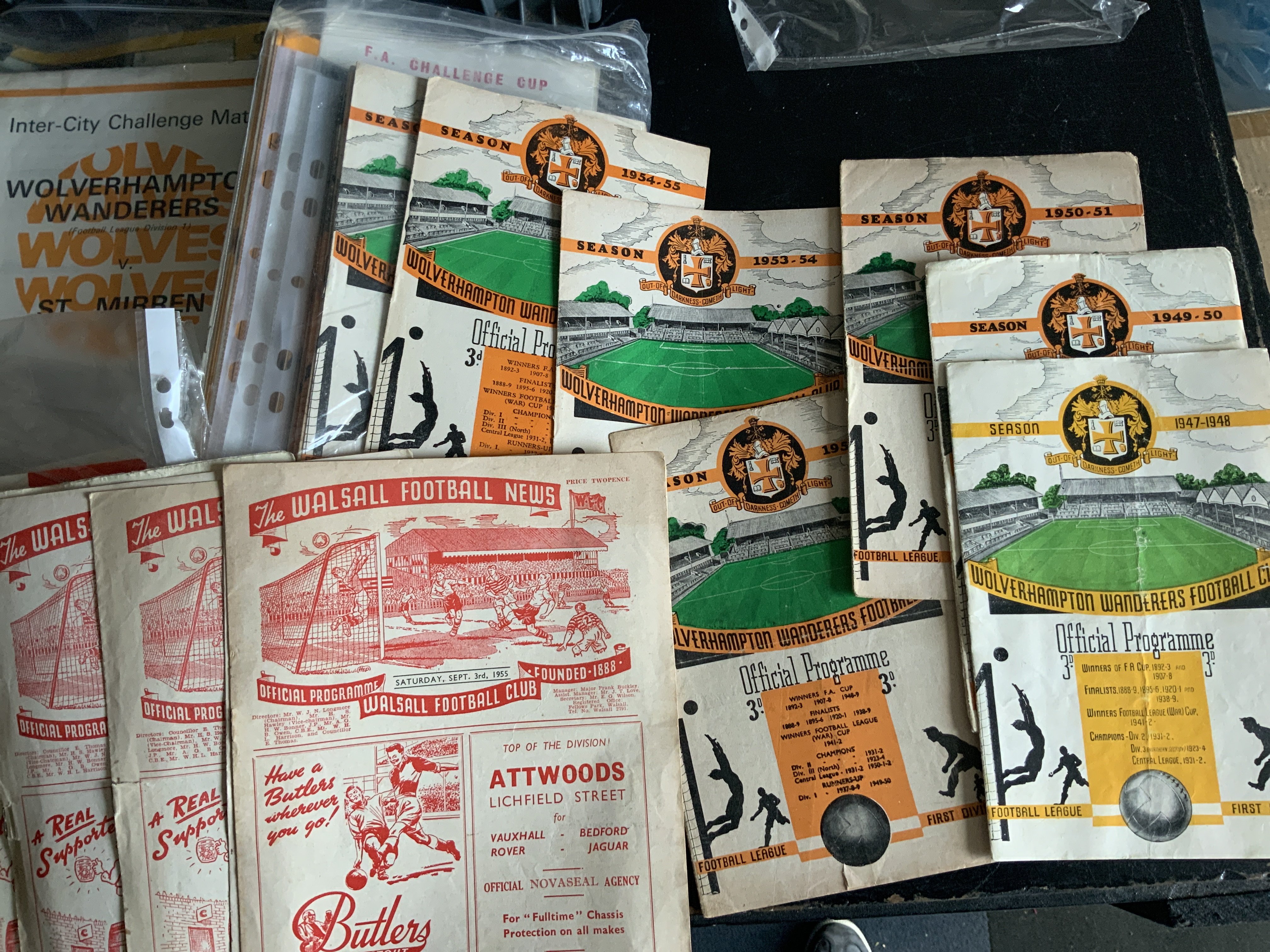 Walsall + Wolves Football Programmes: Walsall has 6 x 1950s, 22 x 1960s and includes 55/56 Newport, 59/60:Barrow and 60/61 QPR. Wolves has 2 x 1940s, 26 x 1950s, 72 x 1960s and 14 x 1970s and includes 47/48 Middlesbrough, 50/51 Everton, 55/56 Manchester Utd, 56/57 Bournemouth FAC, several friendlies noted and a couple of pirates. Good with no duplication. (147)